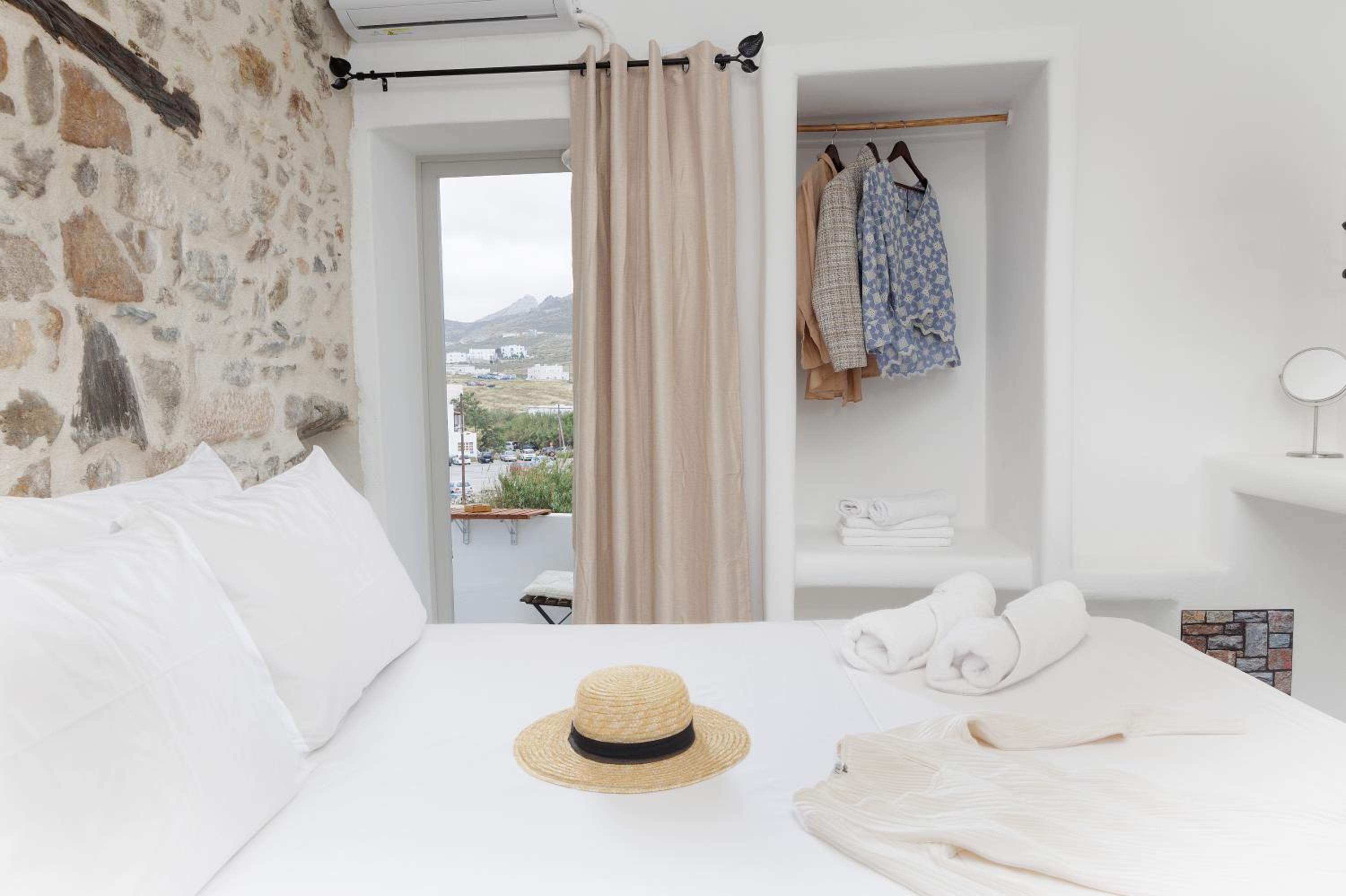 Naxos Castle Diamond photo 2