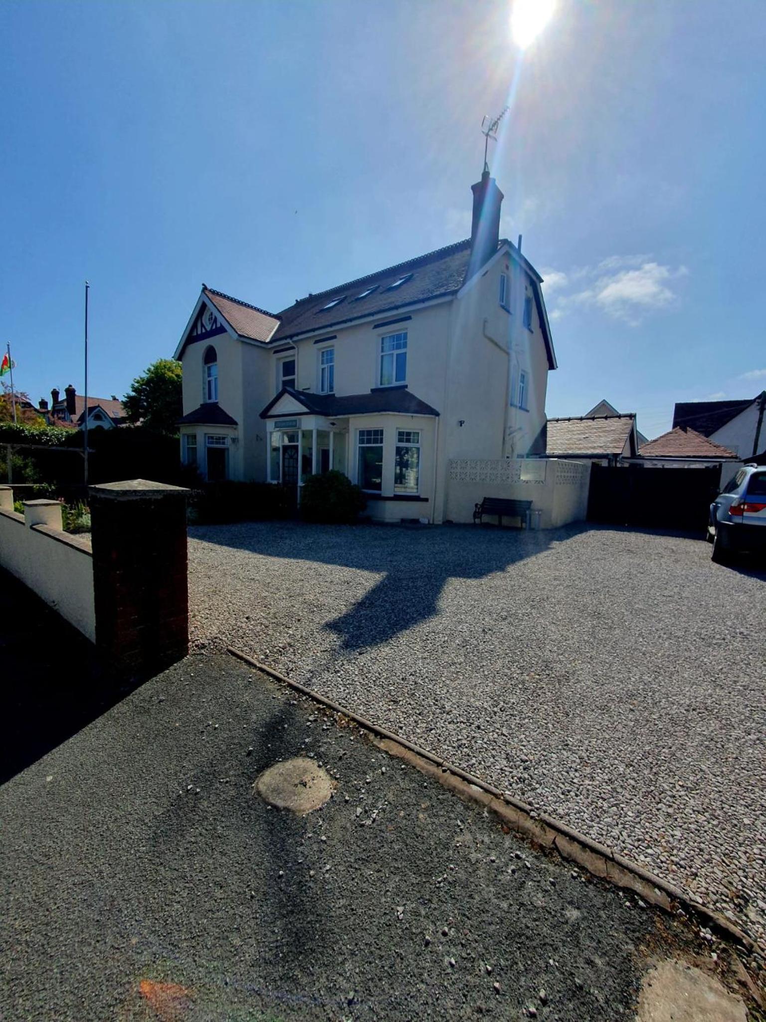 Cleave Court Guest House