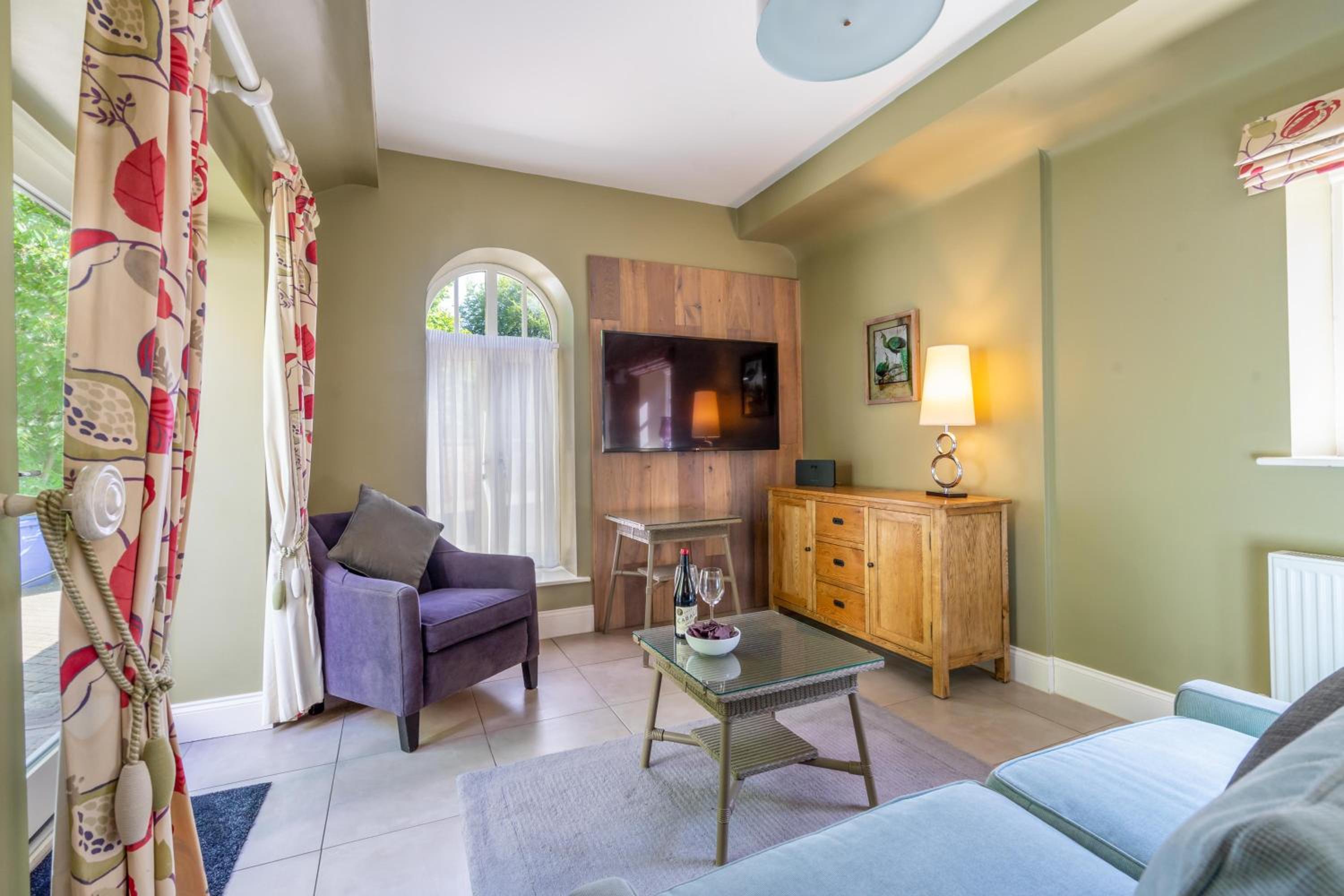 Jasmine Cottage view 4