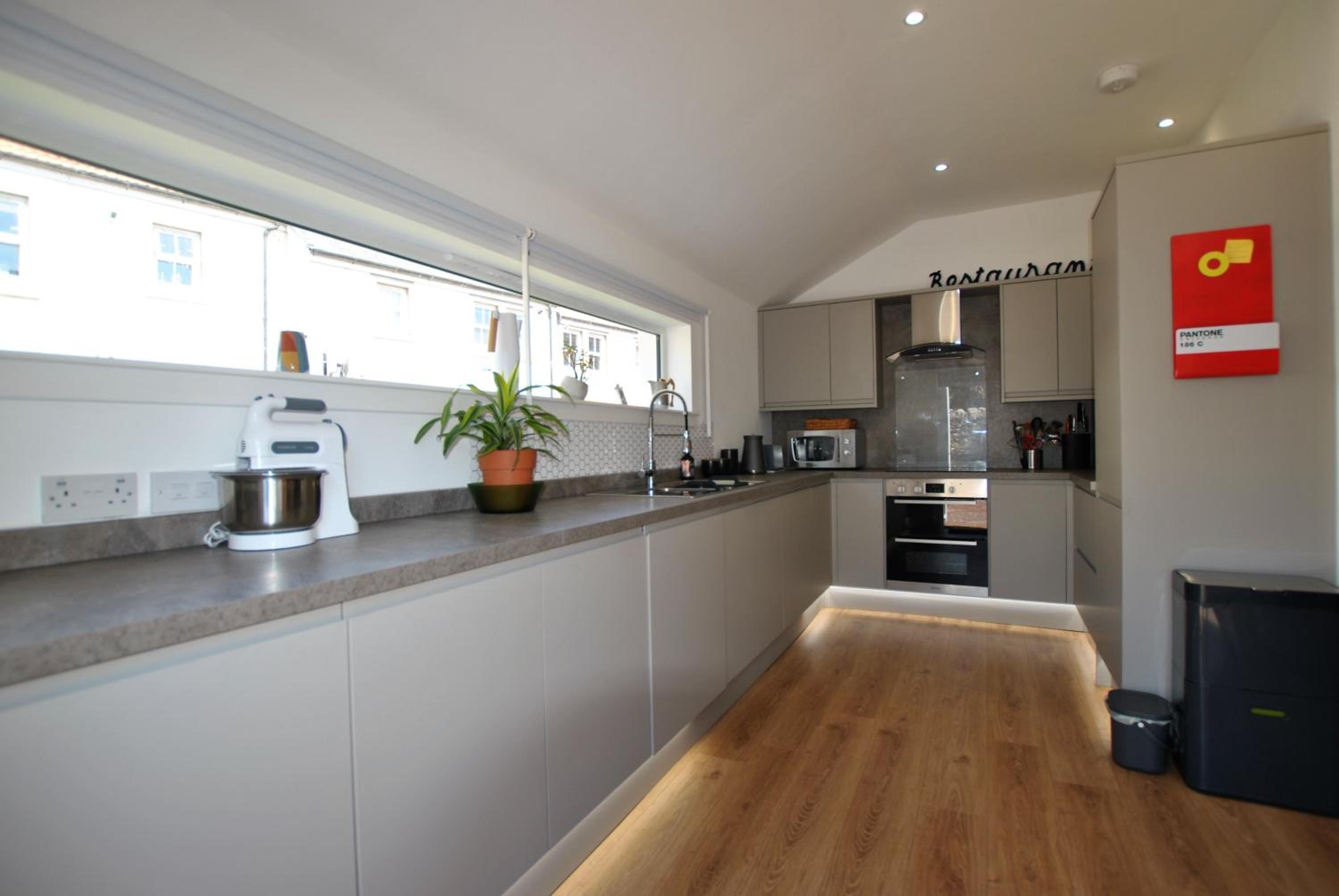 Shore Cottage Anstruther- stylish home by the sea view 2
