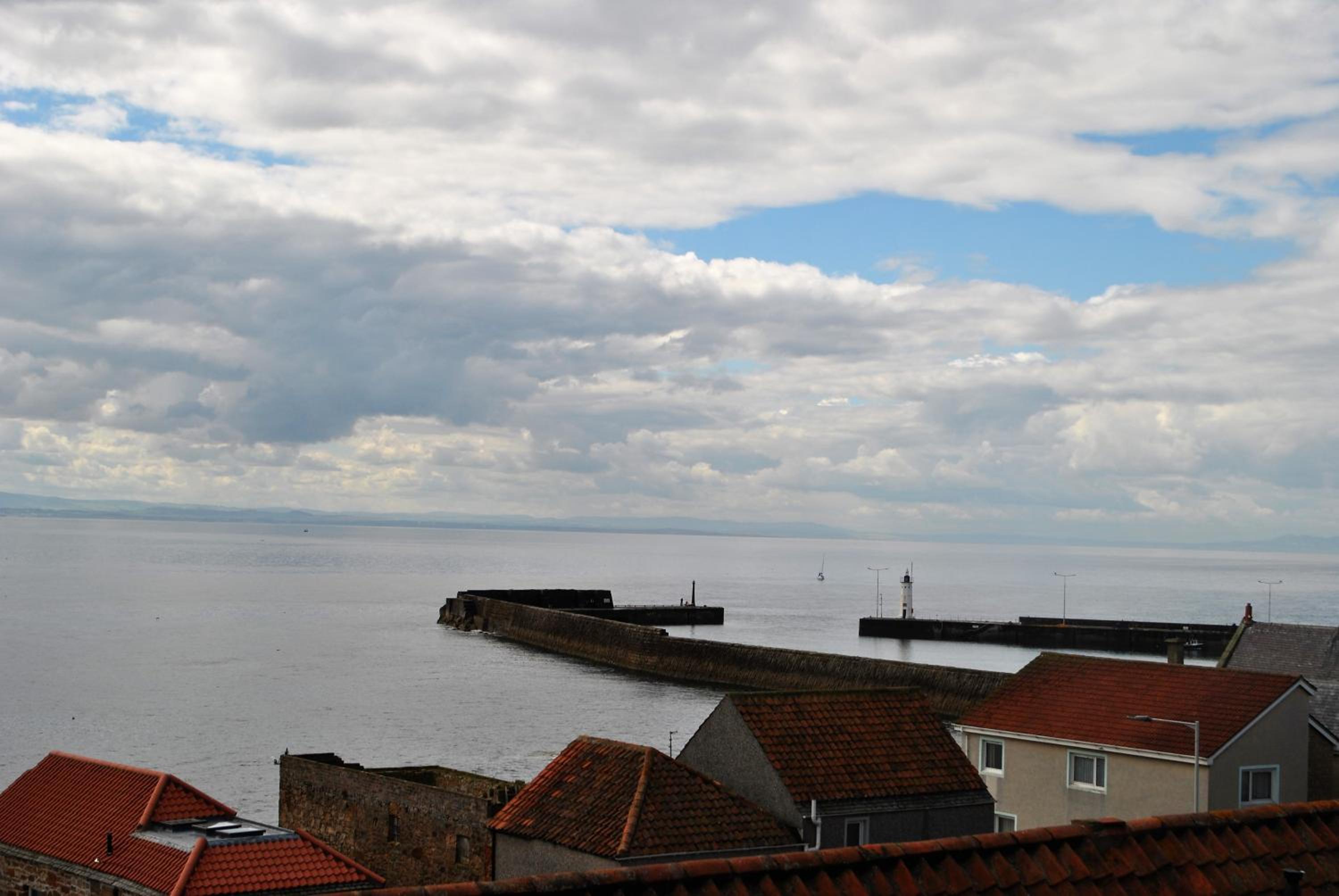 East Neuk Haven - delightful seaside apartment view 2