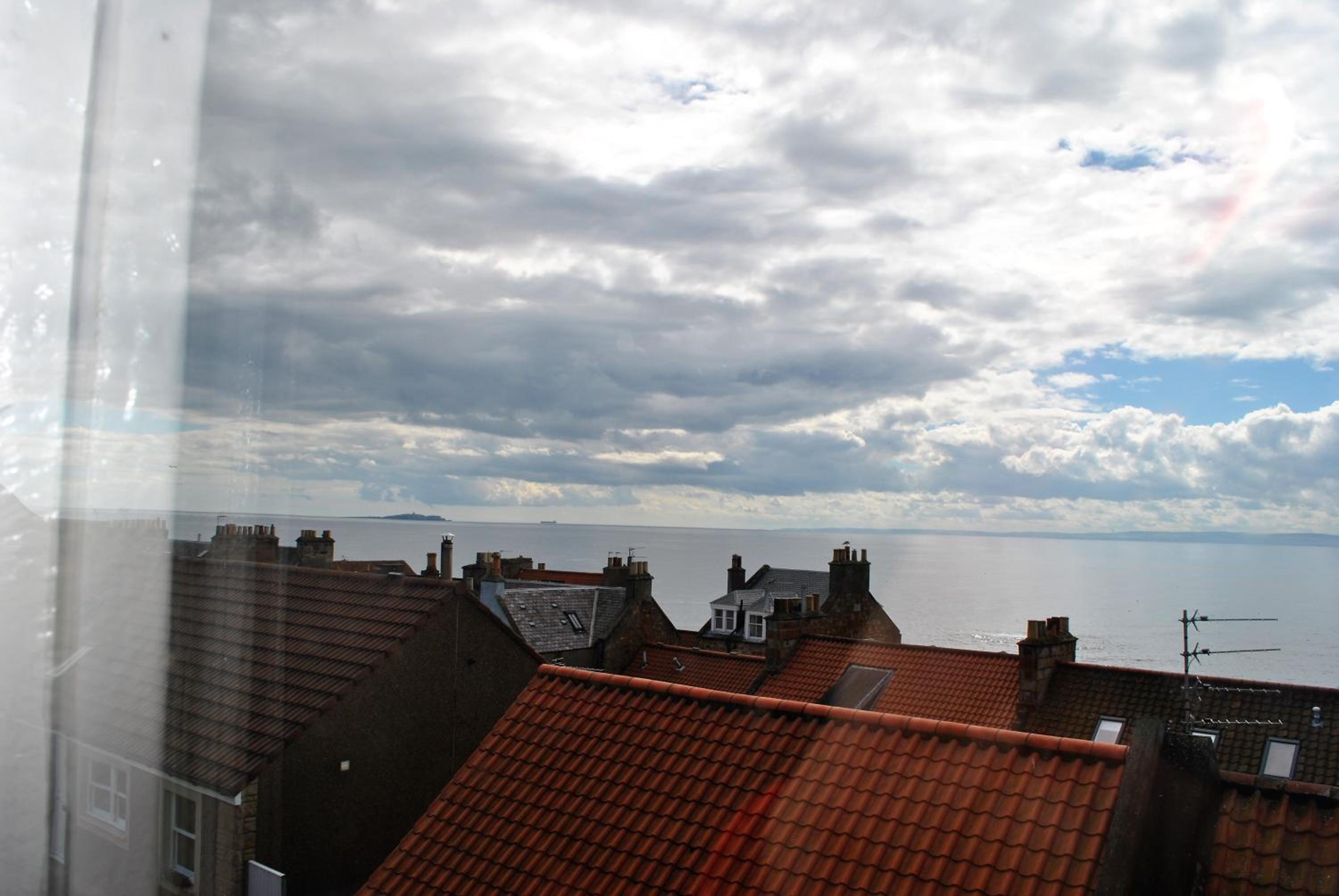 East Neuk Haven - delightful seaside apartment view 4