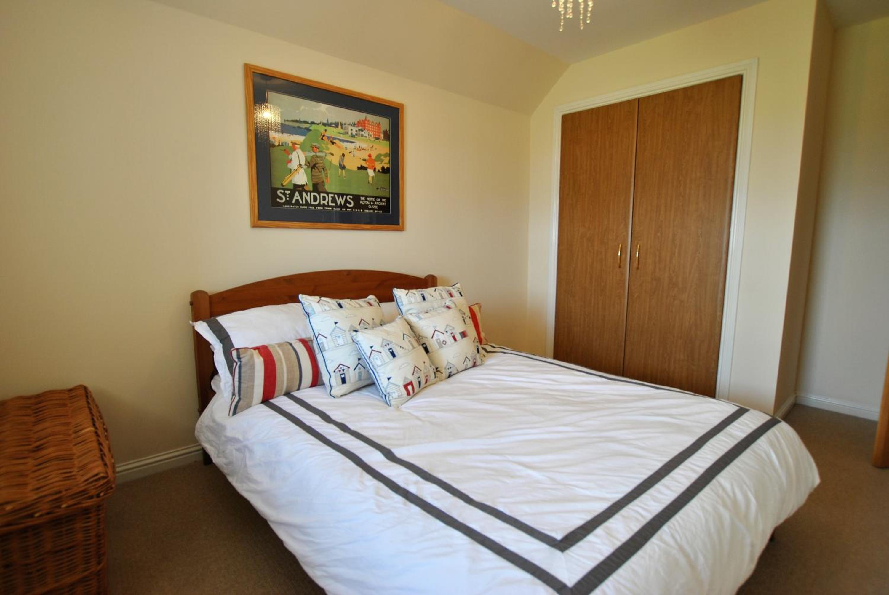 Seaview Steading-spacious home in rural location view 4