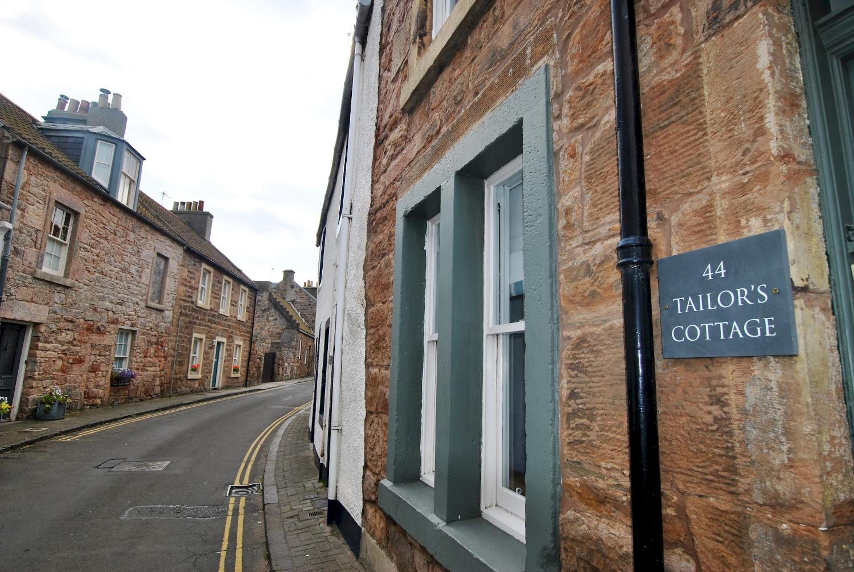 Tailors Cottage- beautiful coastal home Fife view 3
