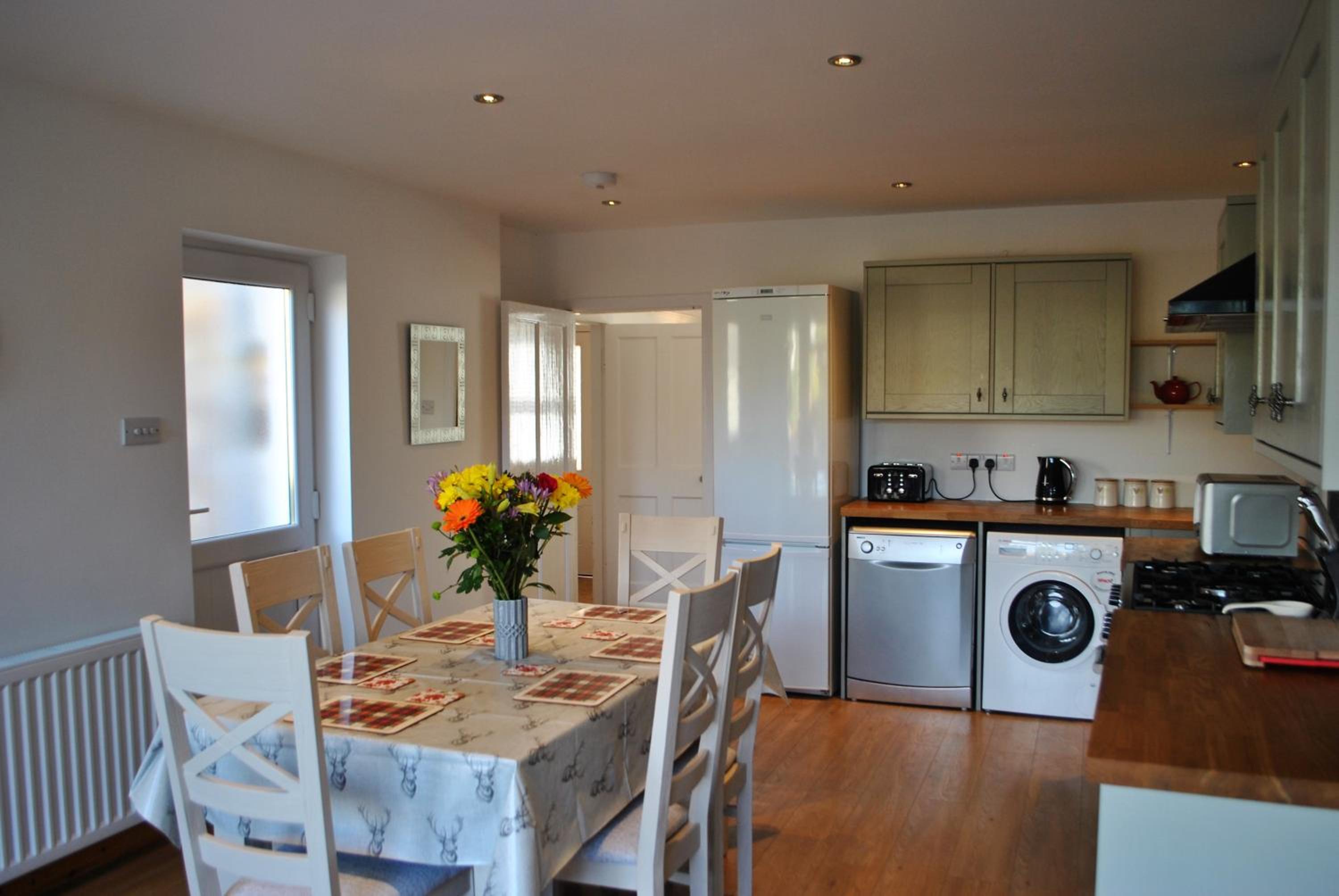 Craws Nest Cottage- stylish traditional home view 4
