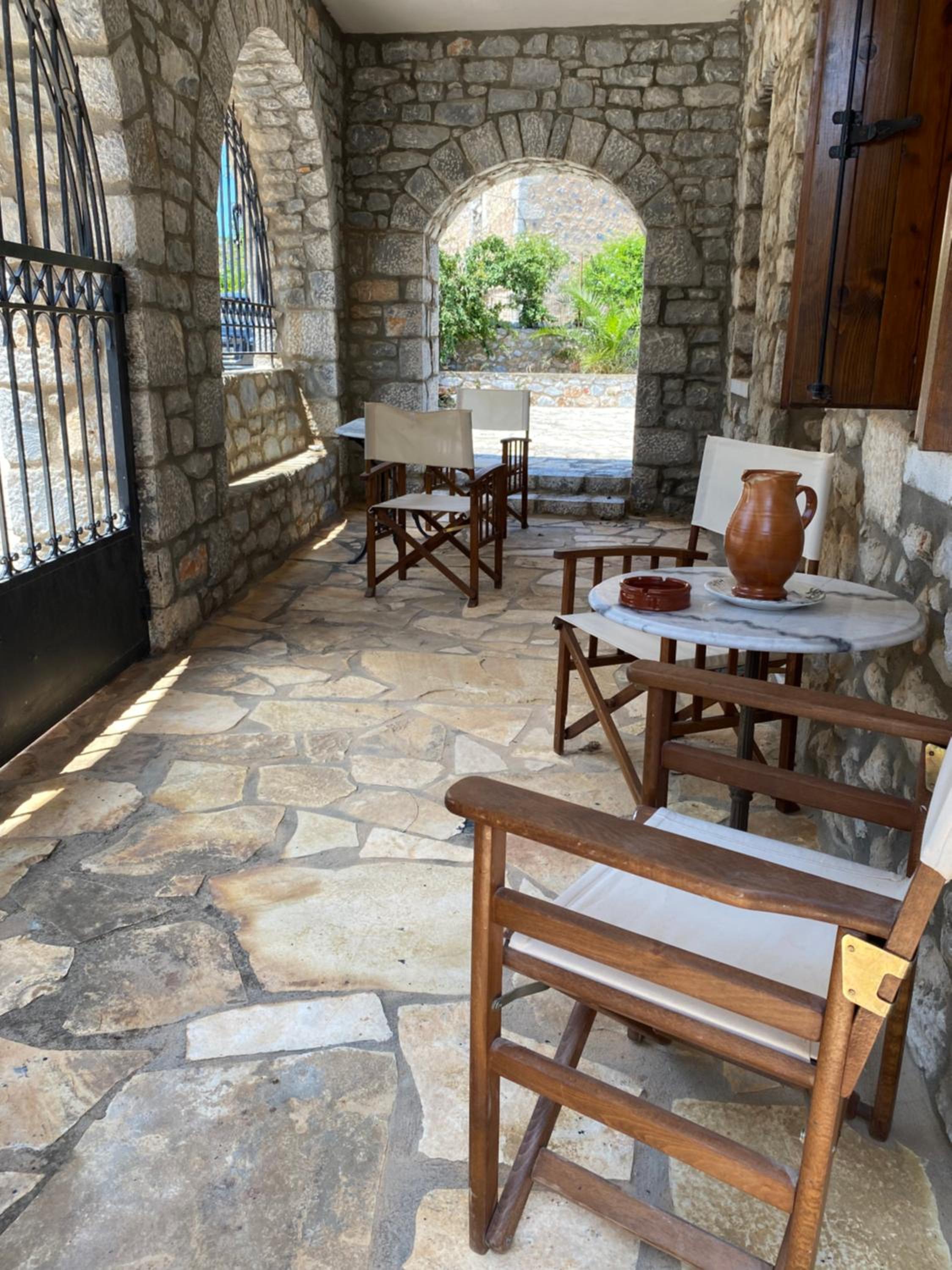 Mani Spot in Stavri