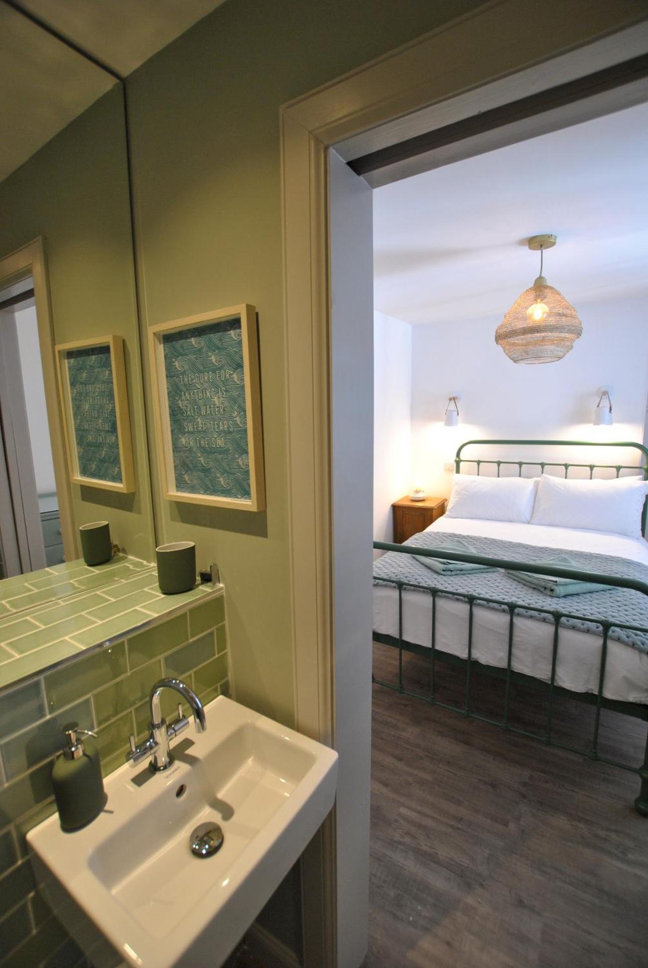 Puffin House- stylish home by the sea