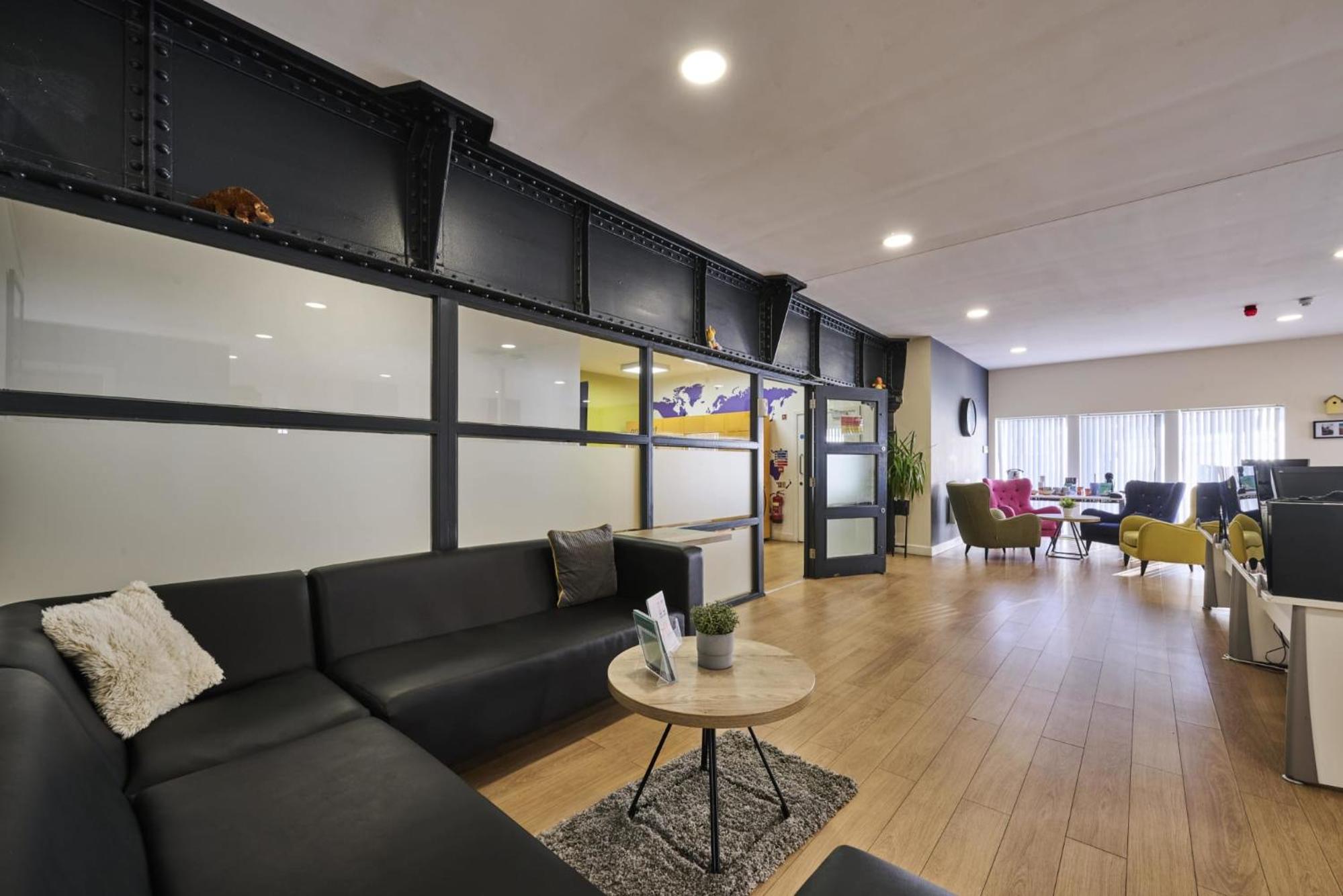 Leicester Vacations - For Students Only Exquisite Modern Studios at Upperton Road in Leicester - Property Image 12