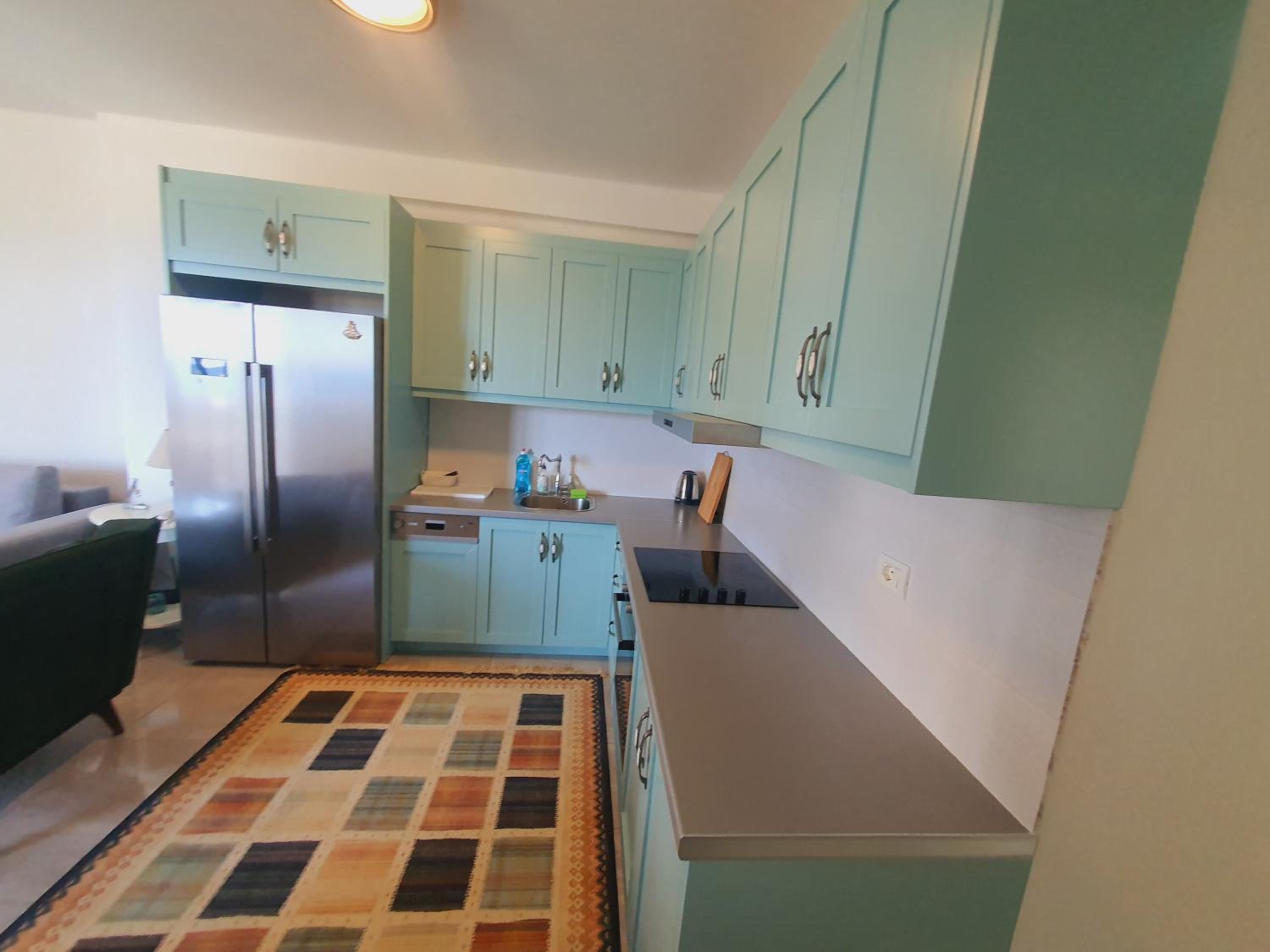 White SideSea View Apartment