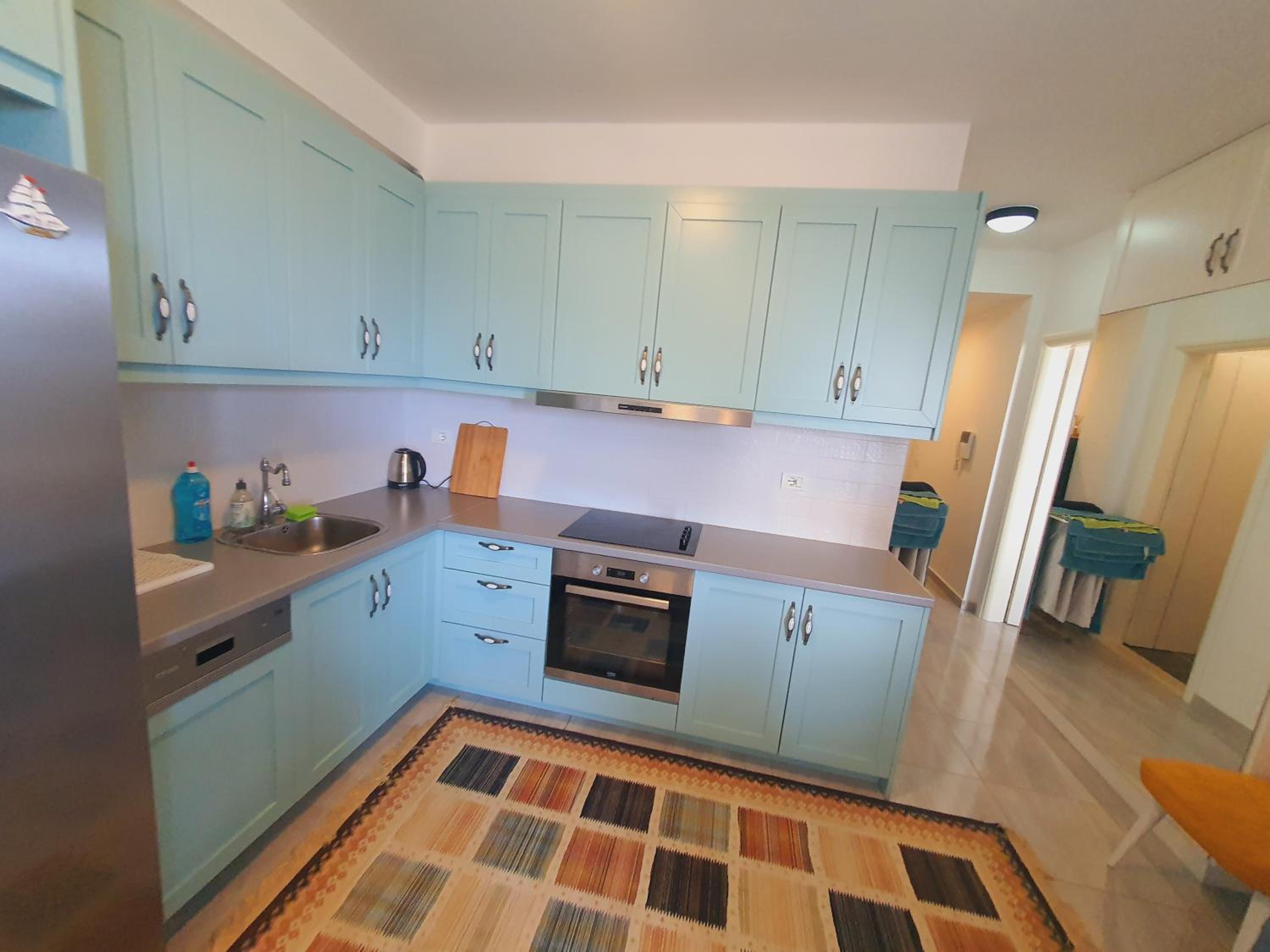 White SideSea View Apartment