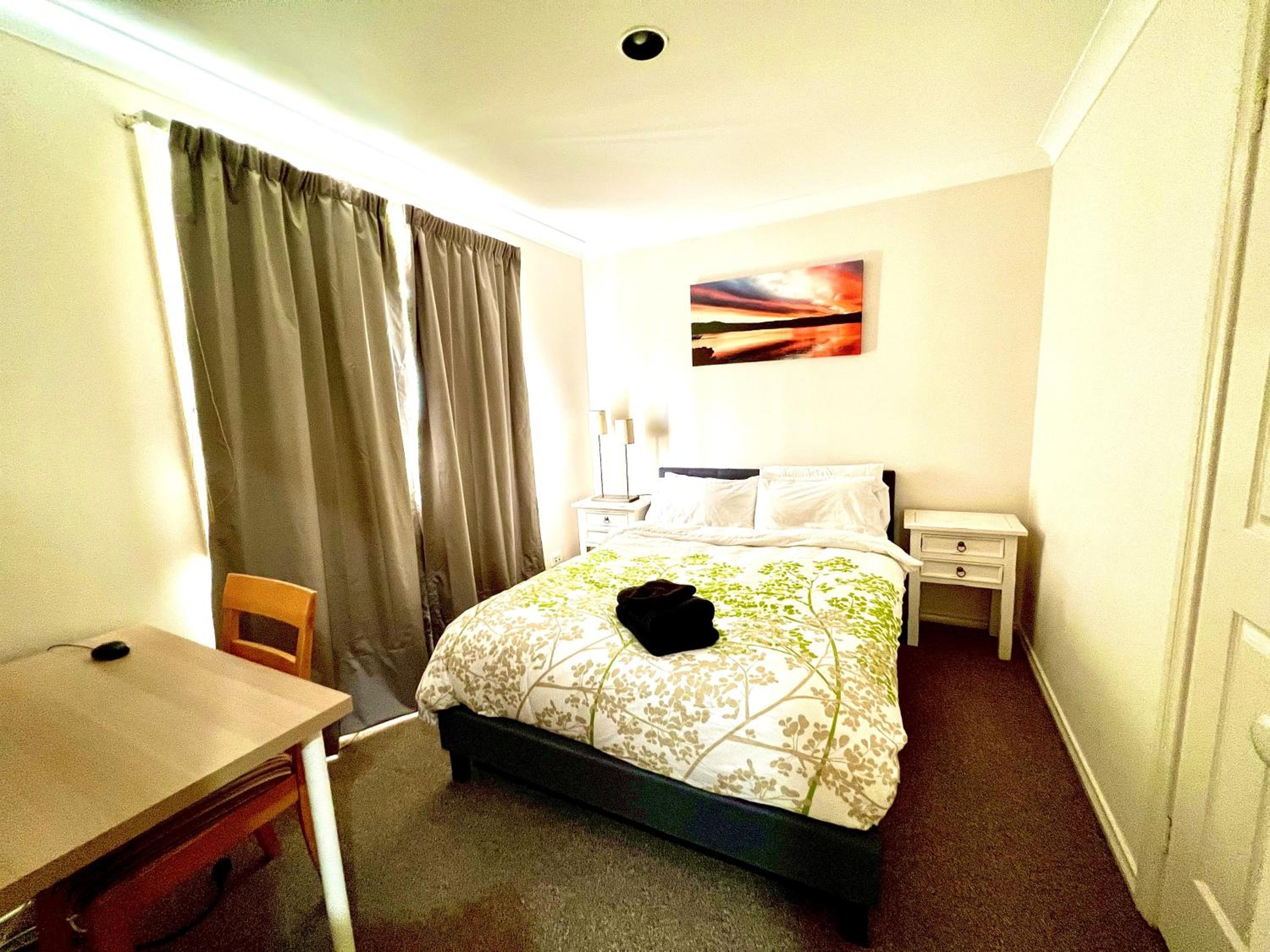3 Bedroom Town house near Gosford CBD Sleeps 6 plus
