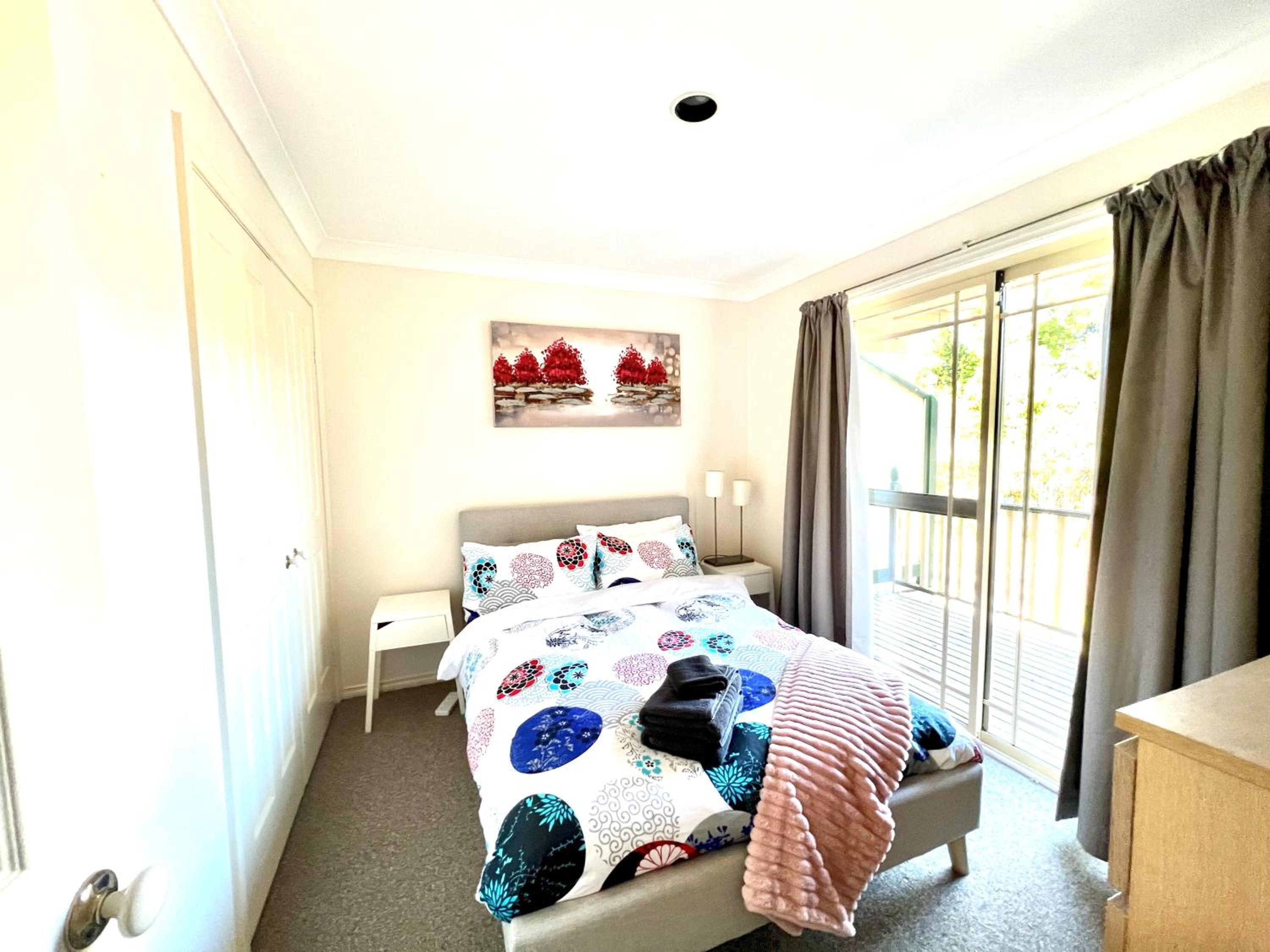 3 Bedroom Town house near Gosford CBD Sleeps 6 plus