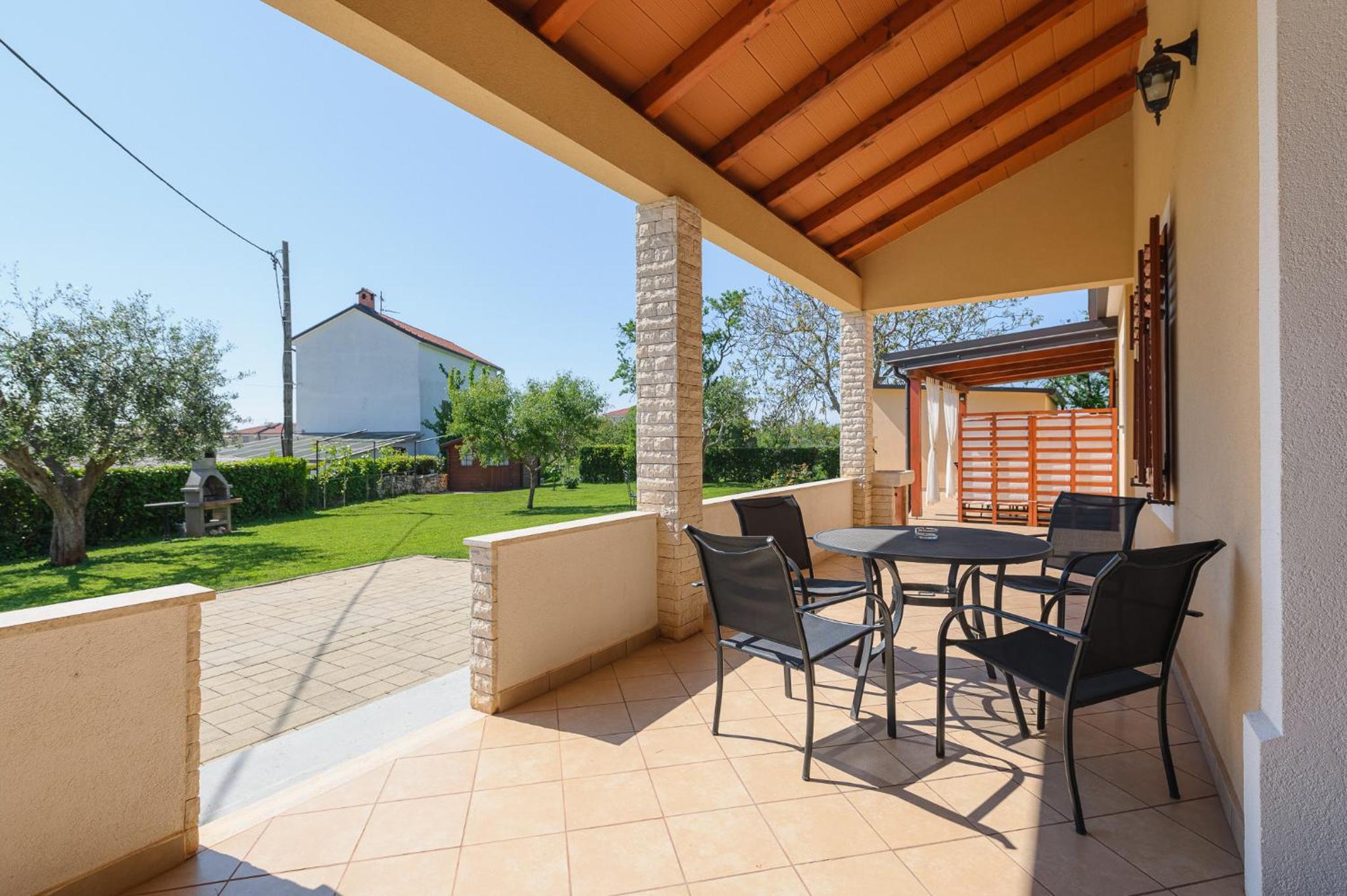 MIMA house with apartments view 2
