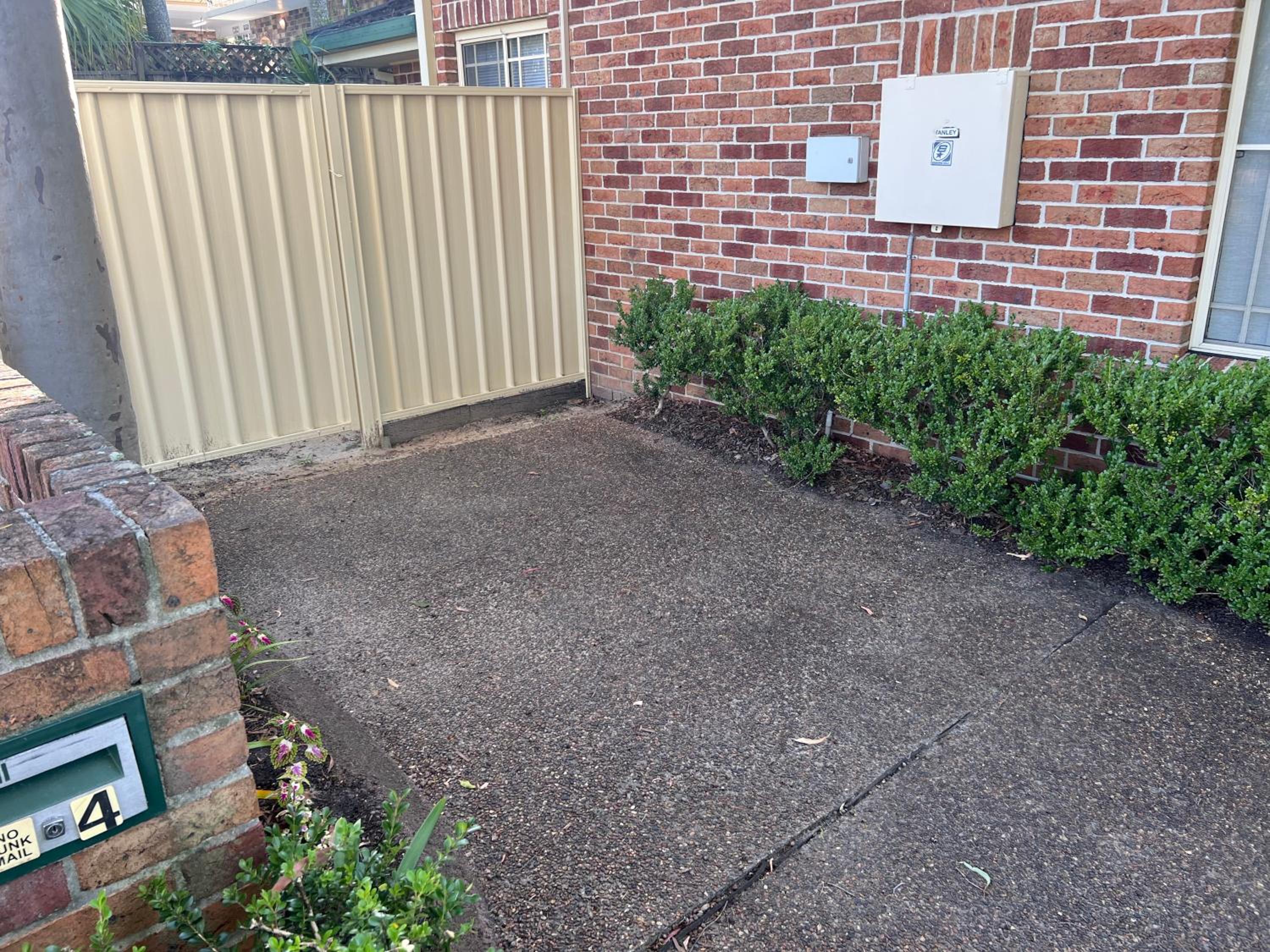 3 Bedroom Town house near Gosford CBD Sleeps 6 plus
