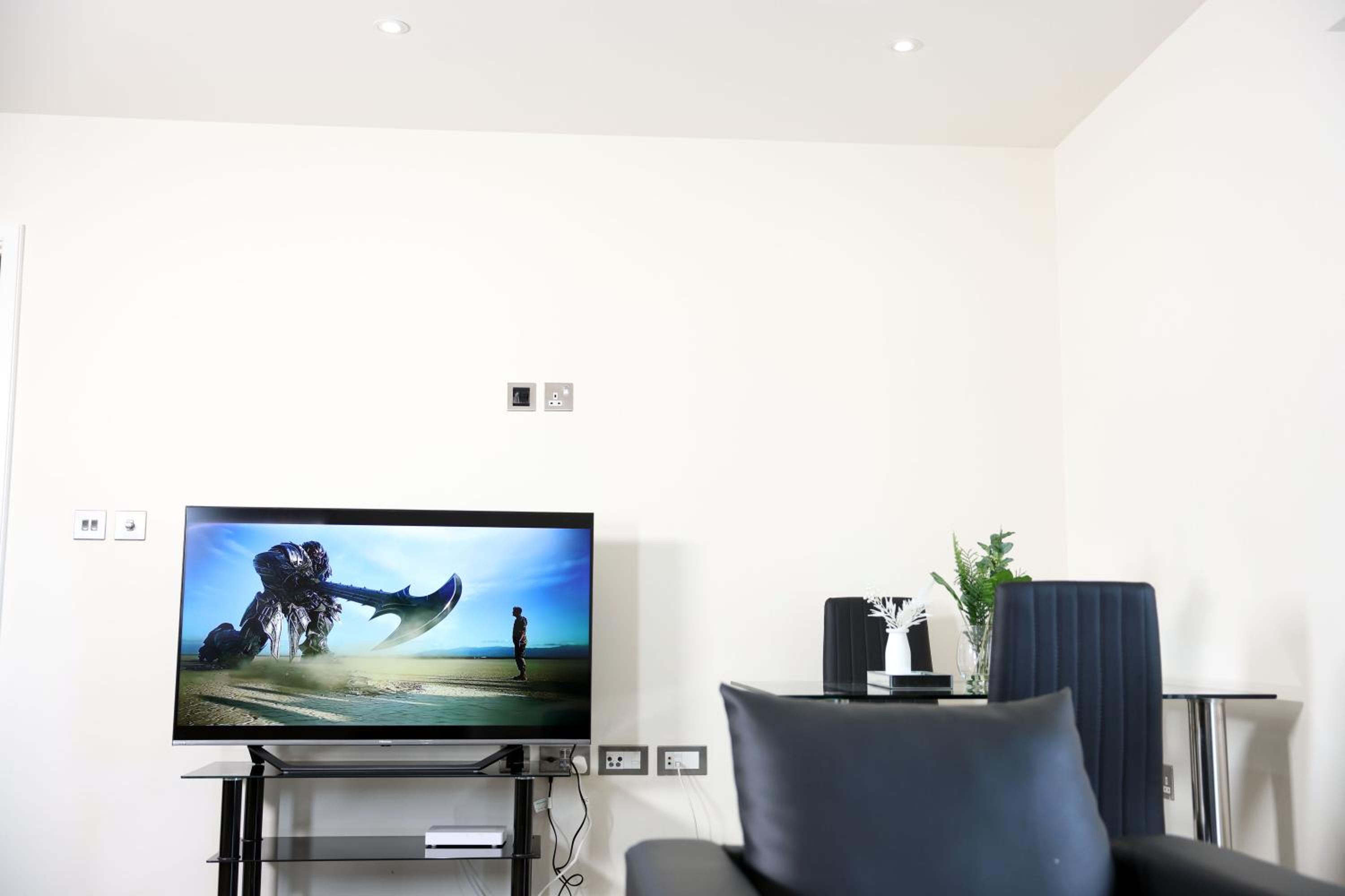 Apartment in Colindale, London view 5