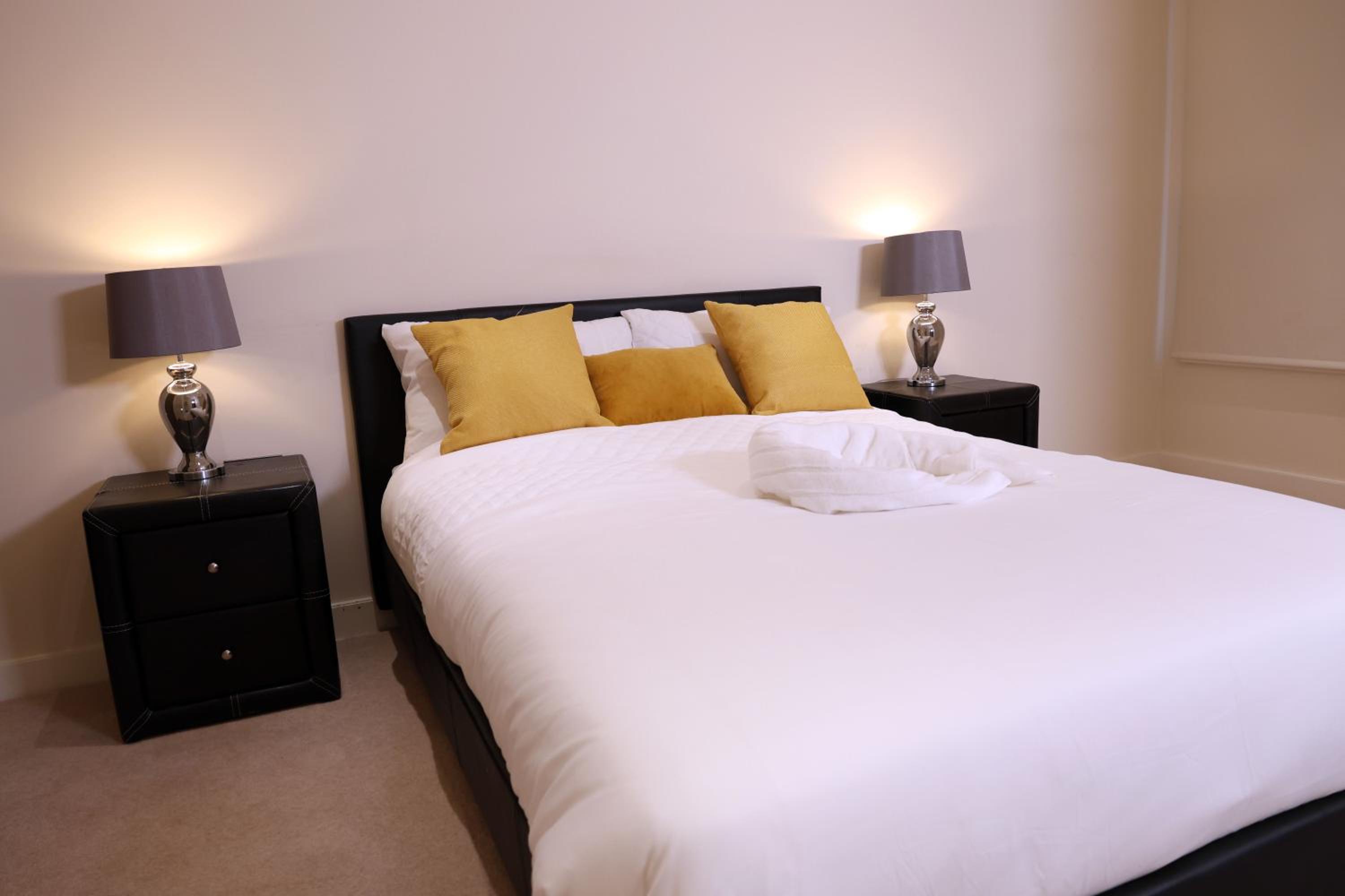 Apartment in Colindale, London view 3