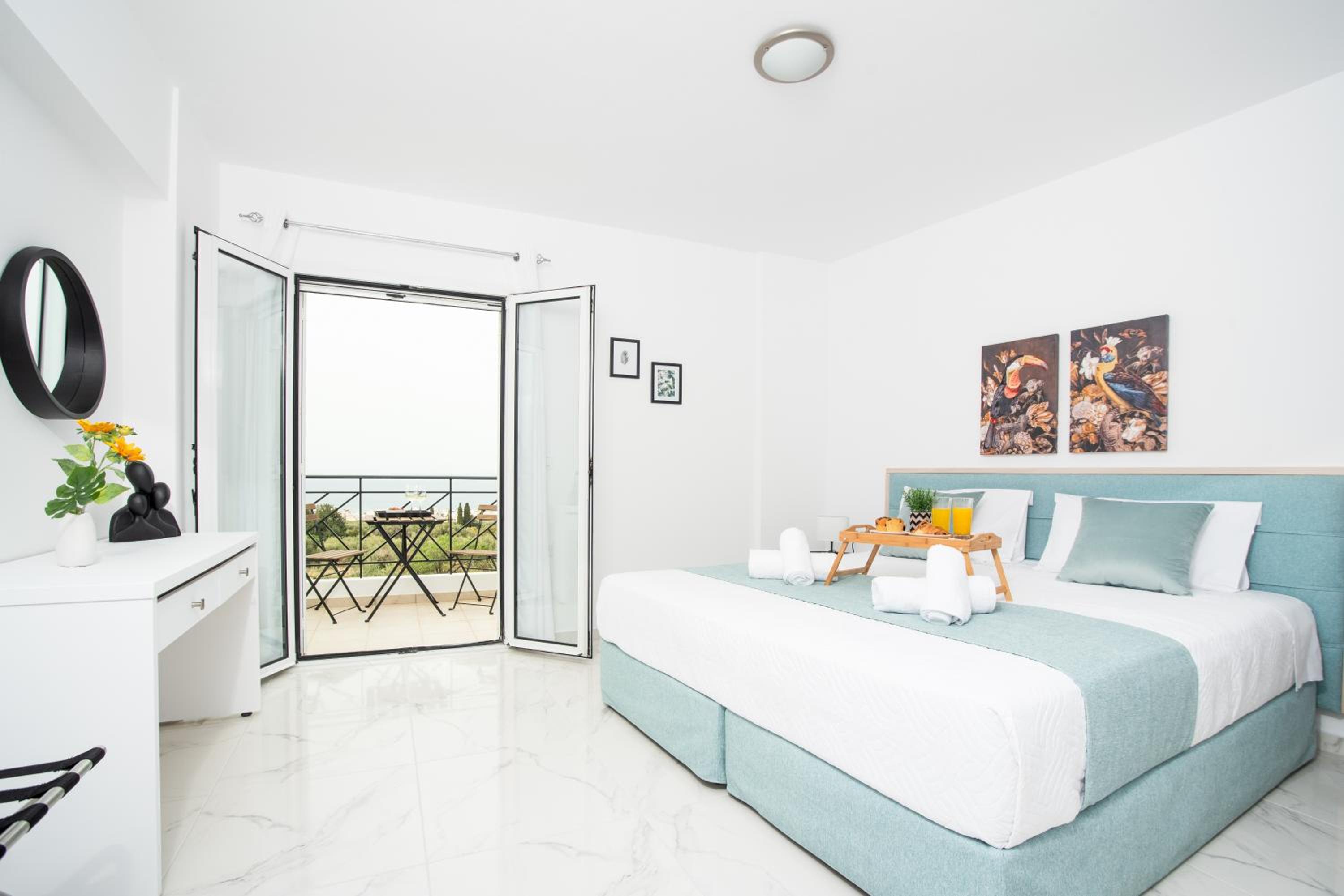 Athinais Suites