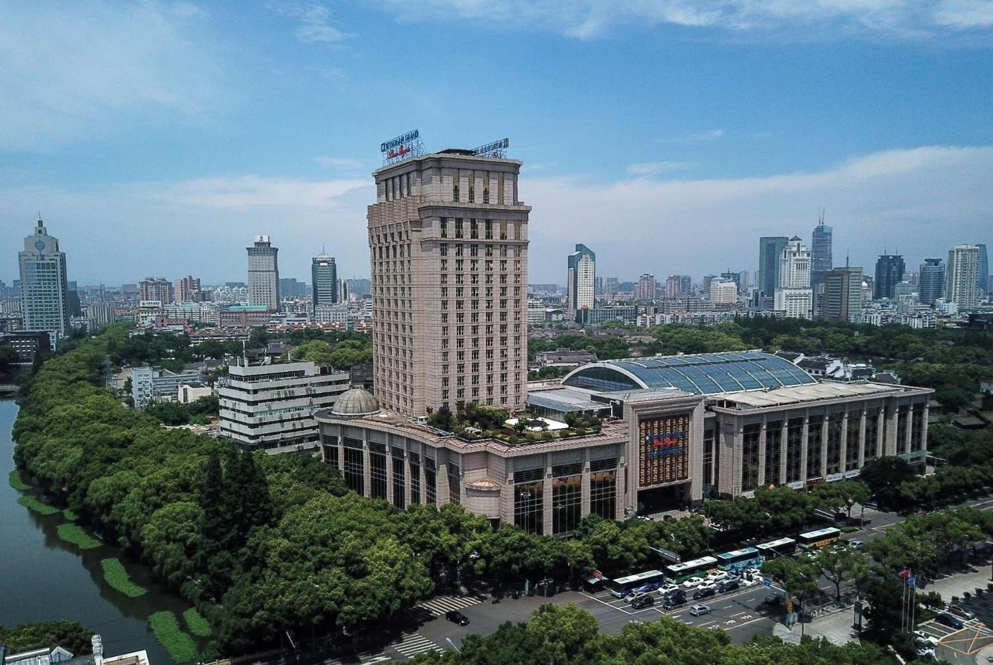 Hotel Wyndham Grand Plaza Royale Ningbo - Image 1