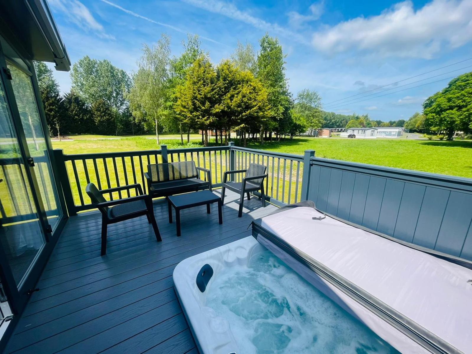 The Kestrel Lodge with Hot tub view 4