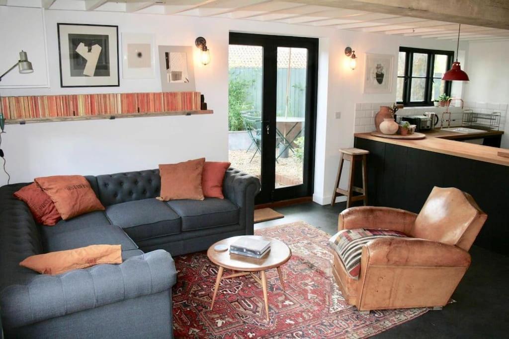 The Post Barn, beautiful barn conversion 10mins from Winchester view 2