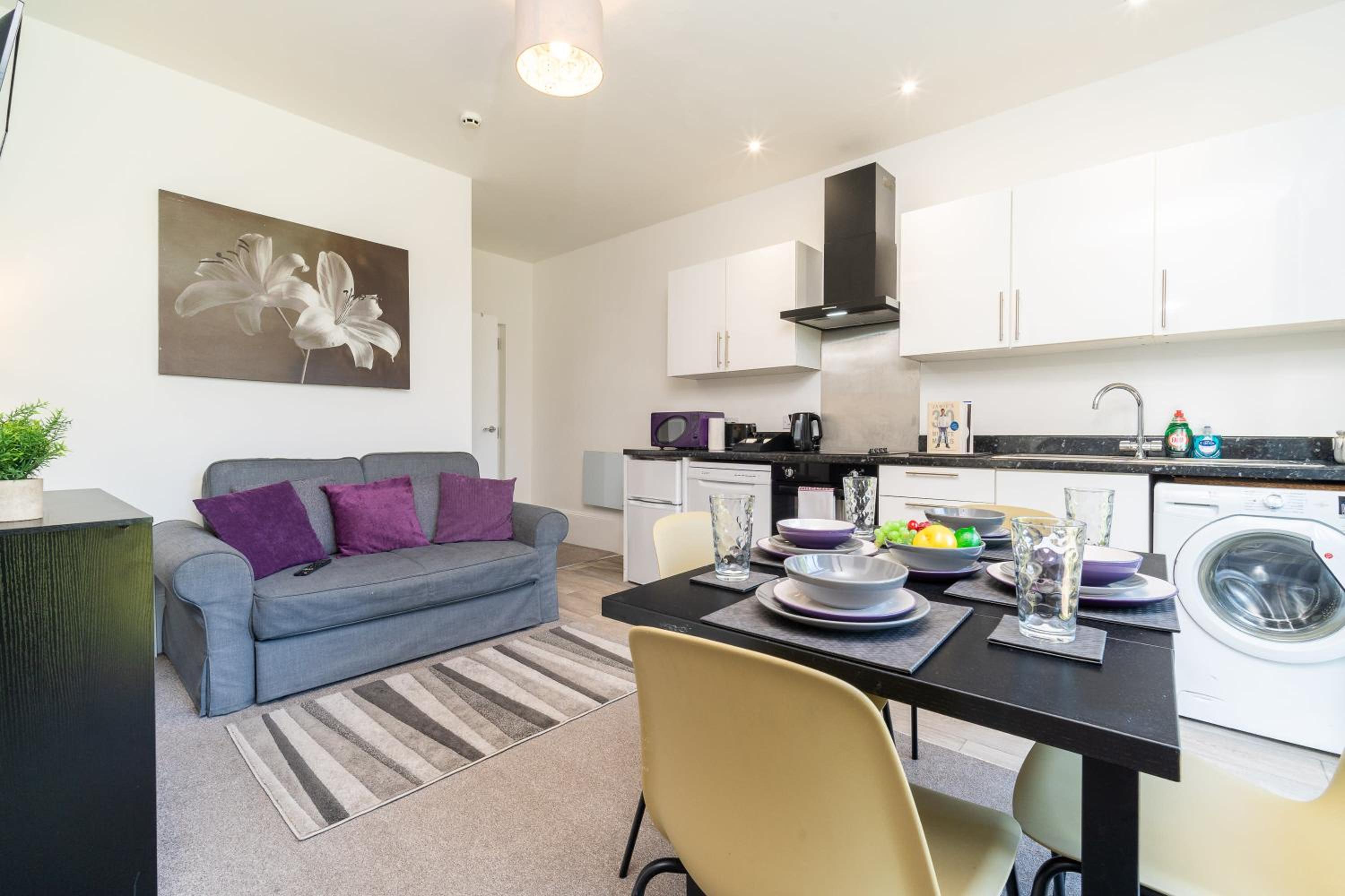 AMETHYST Delightful Suite In Moseley Mews, Birmingham By STAE-Homes view 4