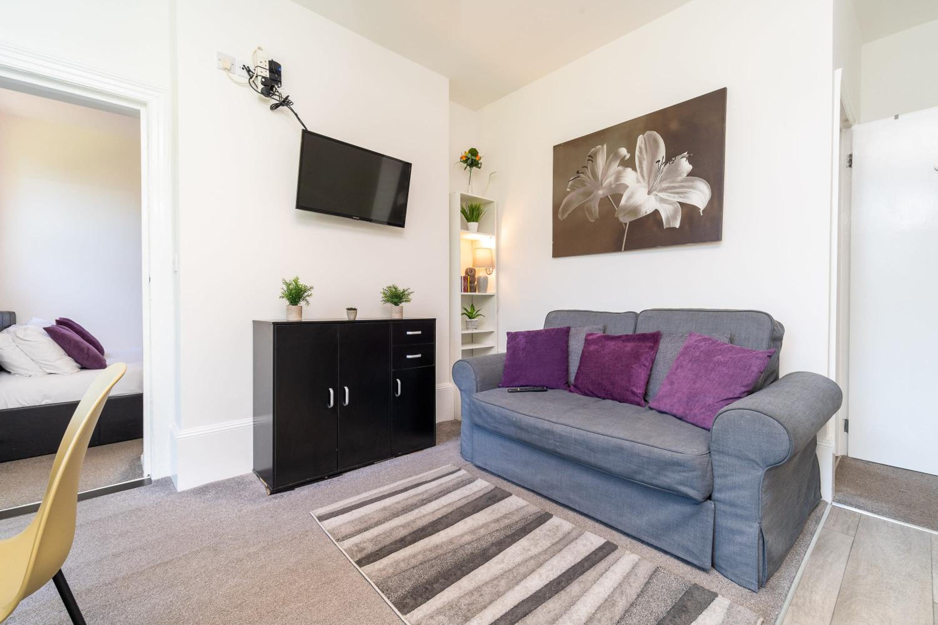 AMETHYST Delightful Suite In Moseley Mews, Birmingham By STAE-Homes view 2