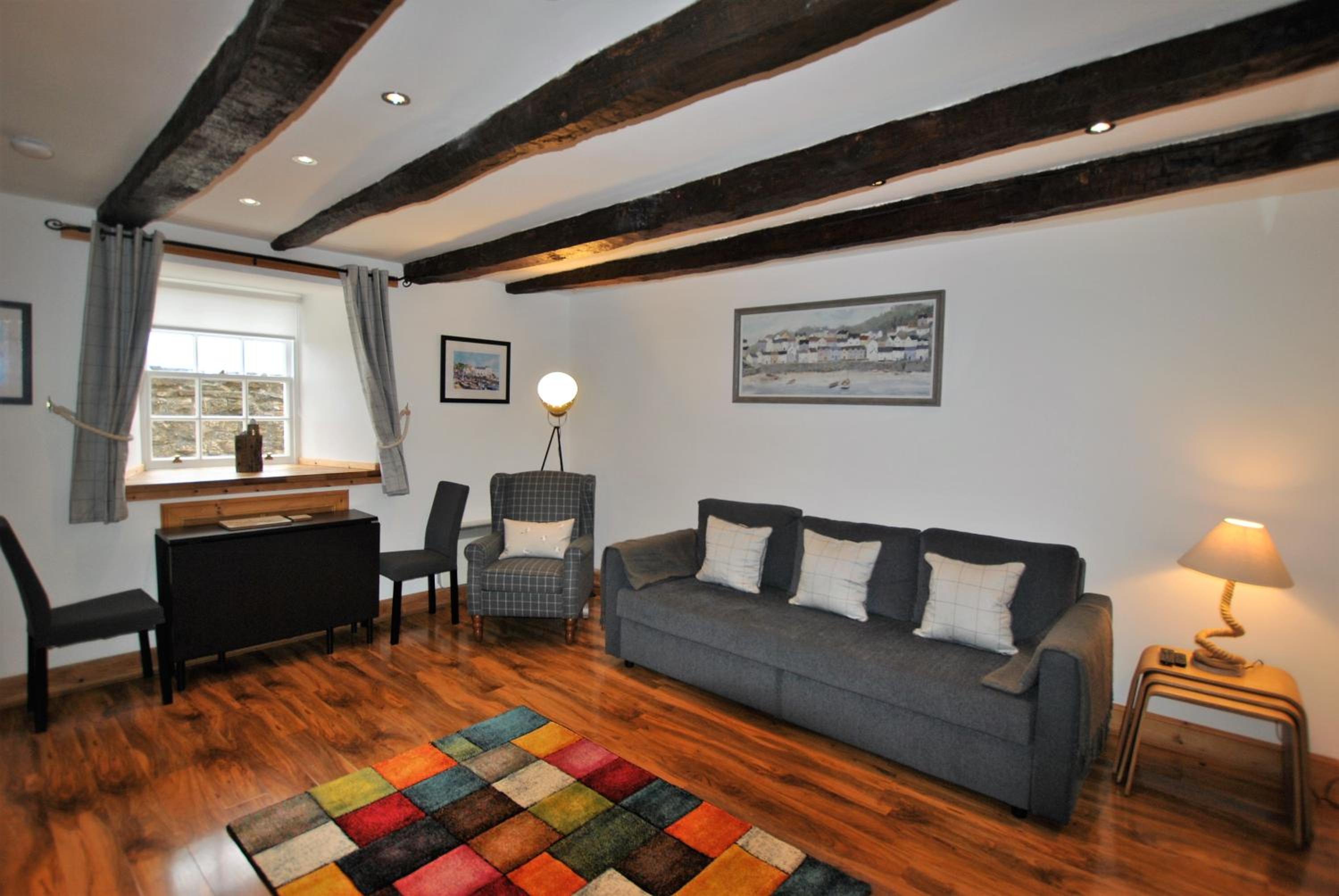 Watersedge Apartment- cosy home by the sea view 4
