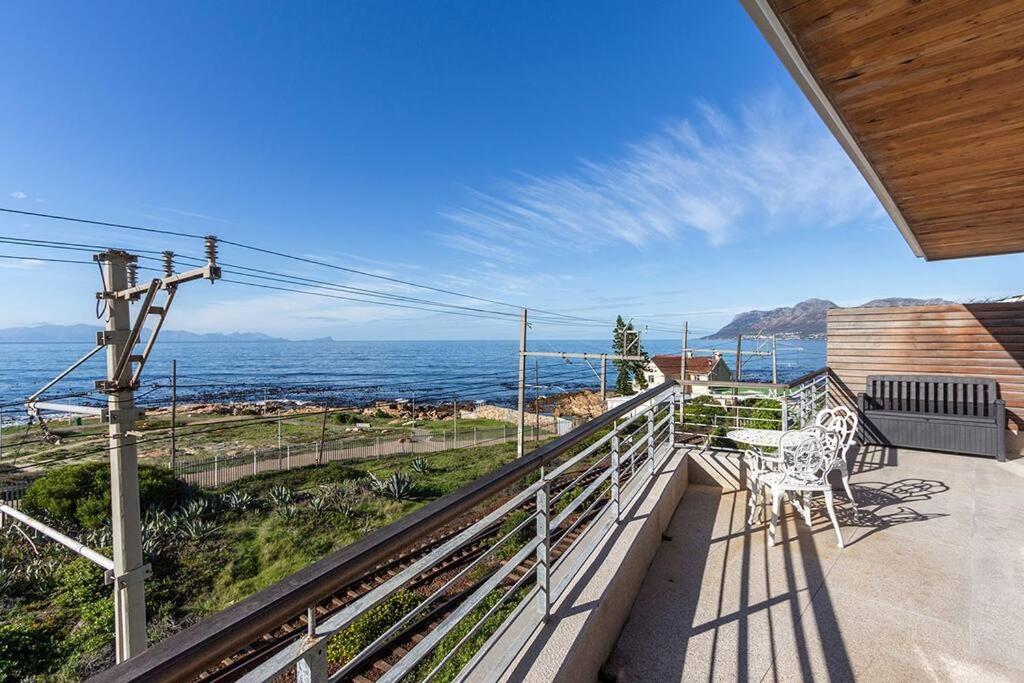 Harbour facing Penthouse view 5