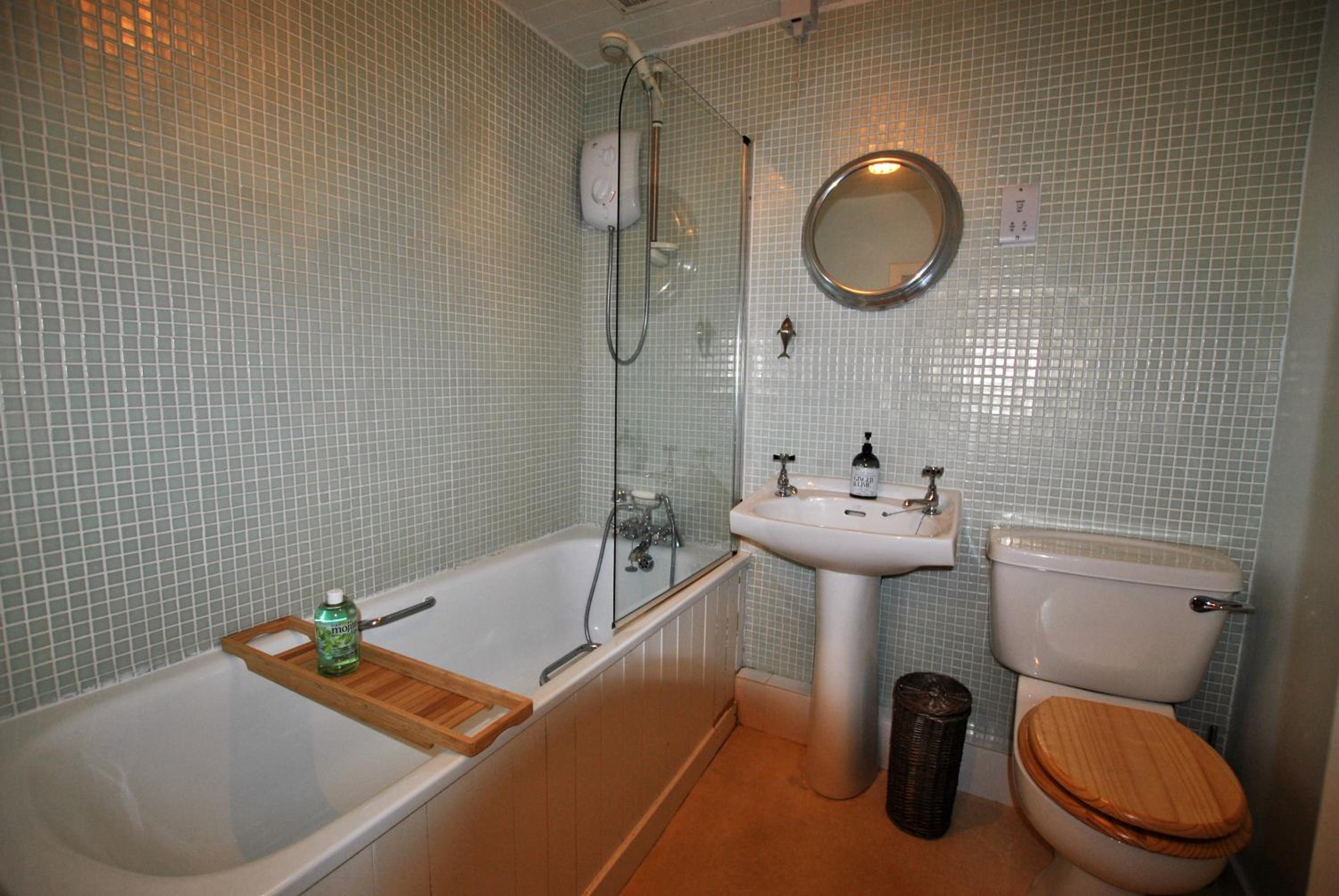 Heron Cottage- fishermans cottage by the sea view 5