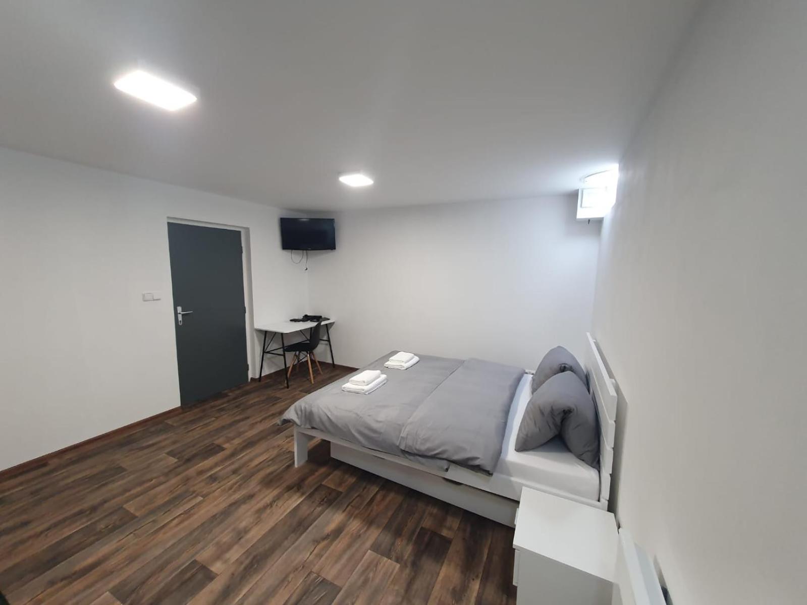 Cedron Apartments