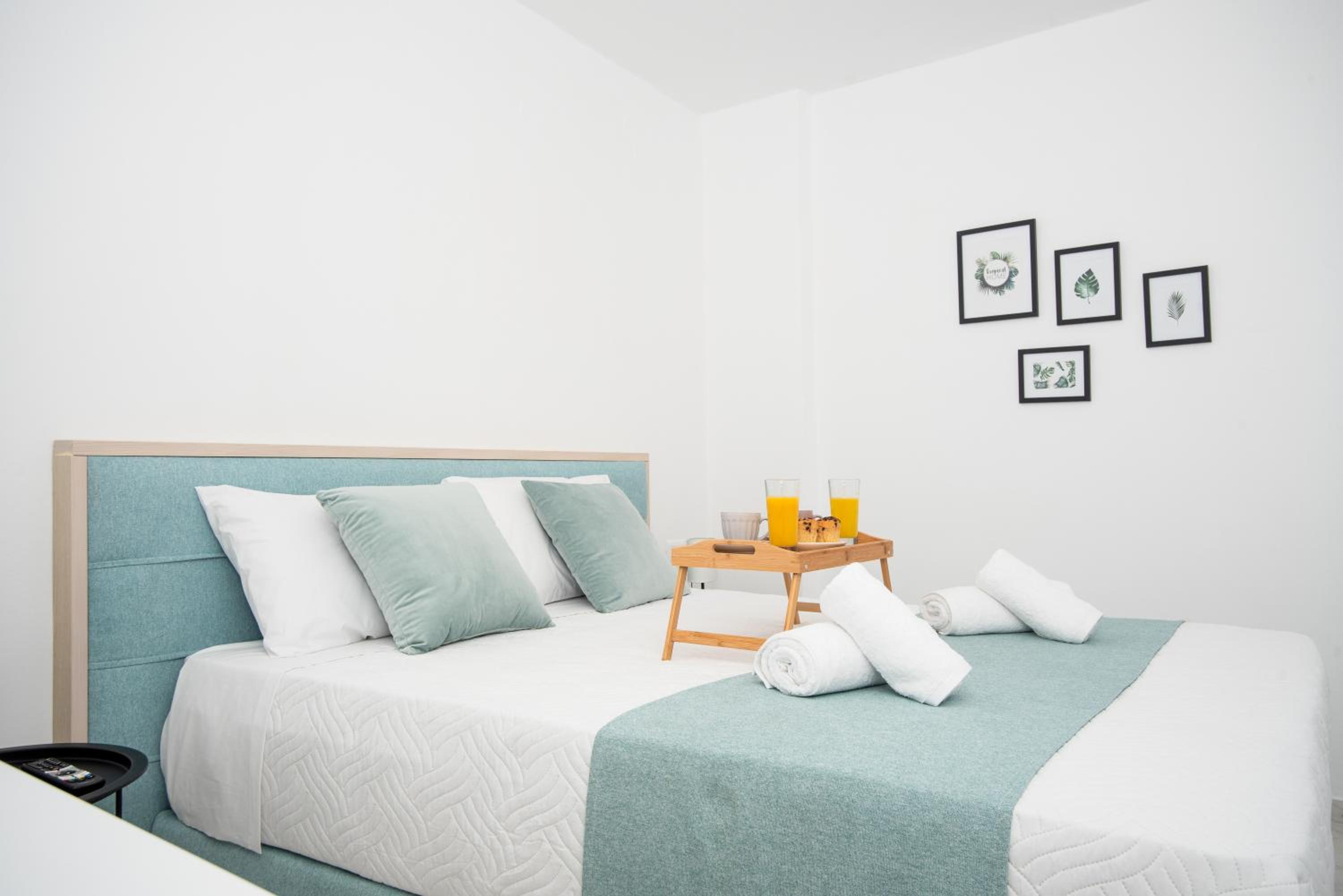 Athinais Suites