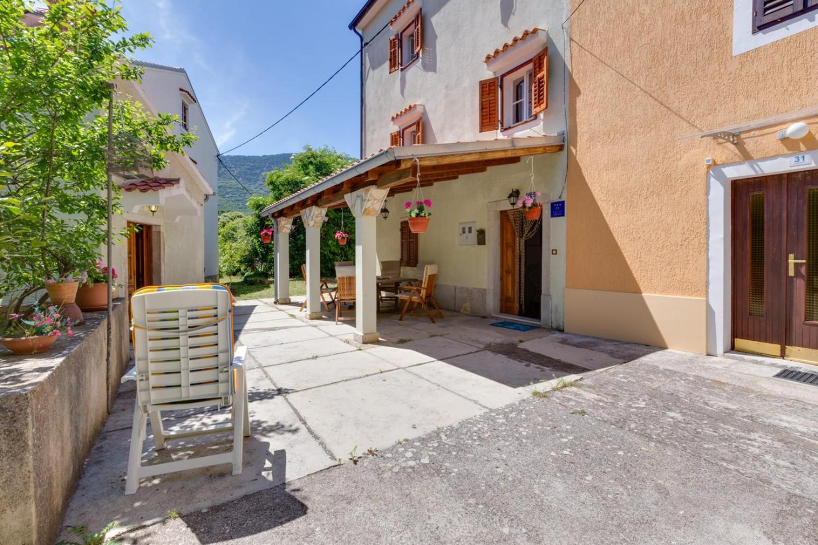 Holiday house JULIETTE 100m from the beach in Nerezine on Losinj island view 4