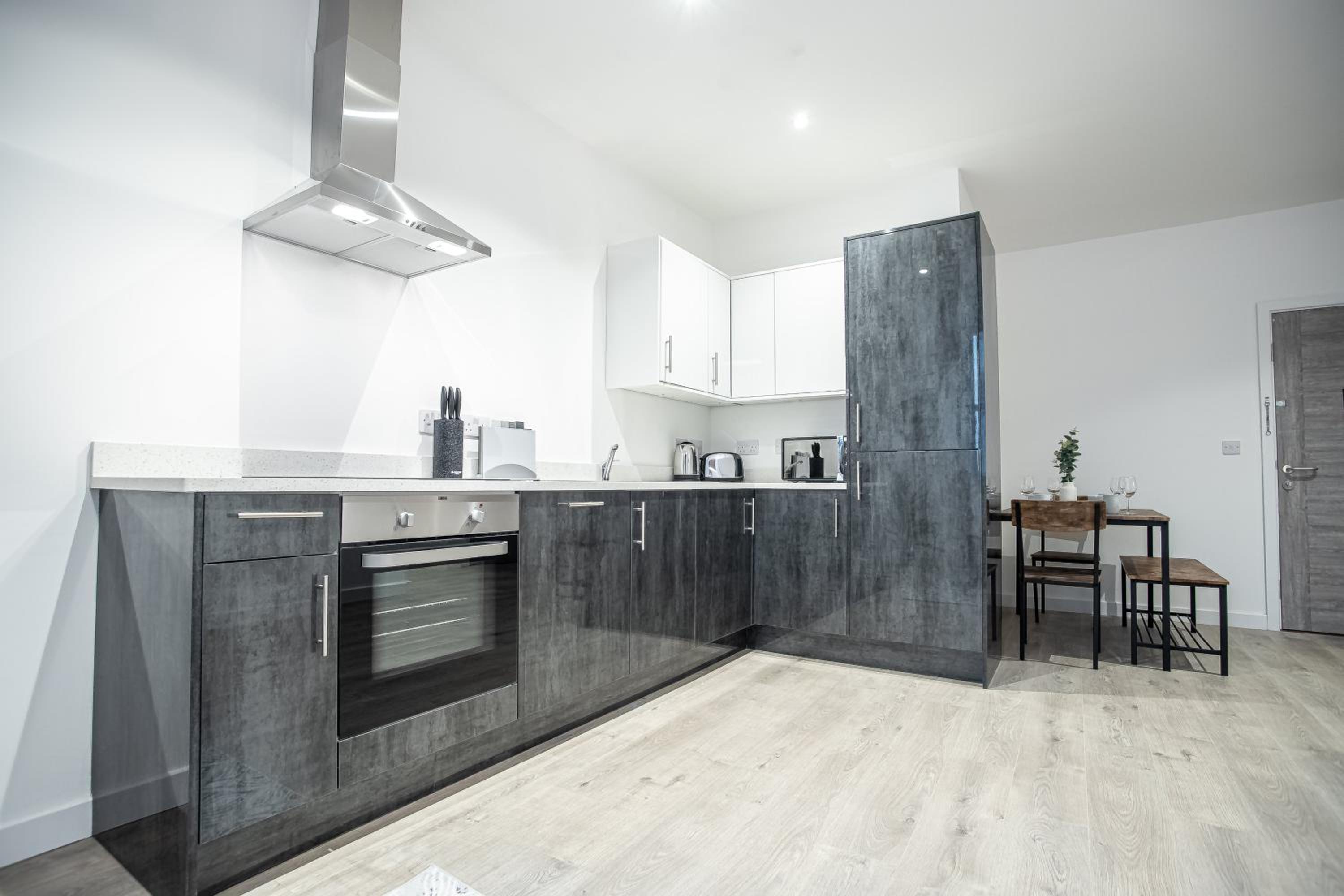 Comfortable City Centre 2 Bedroom Apartment view 5
