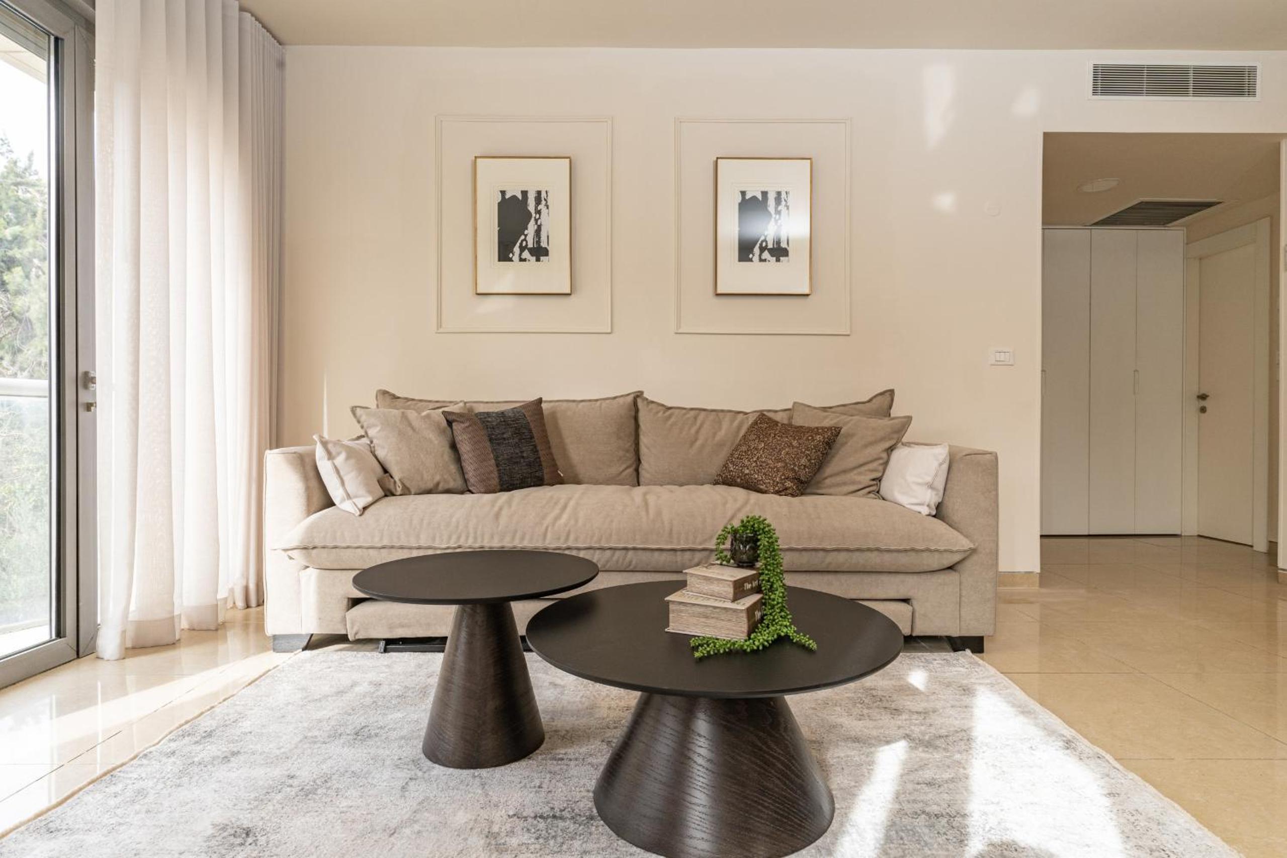 Luxury and Large 2 Bedroom - Rav Kuk Residence view 5