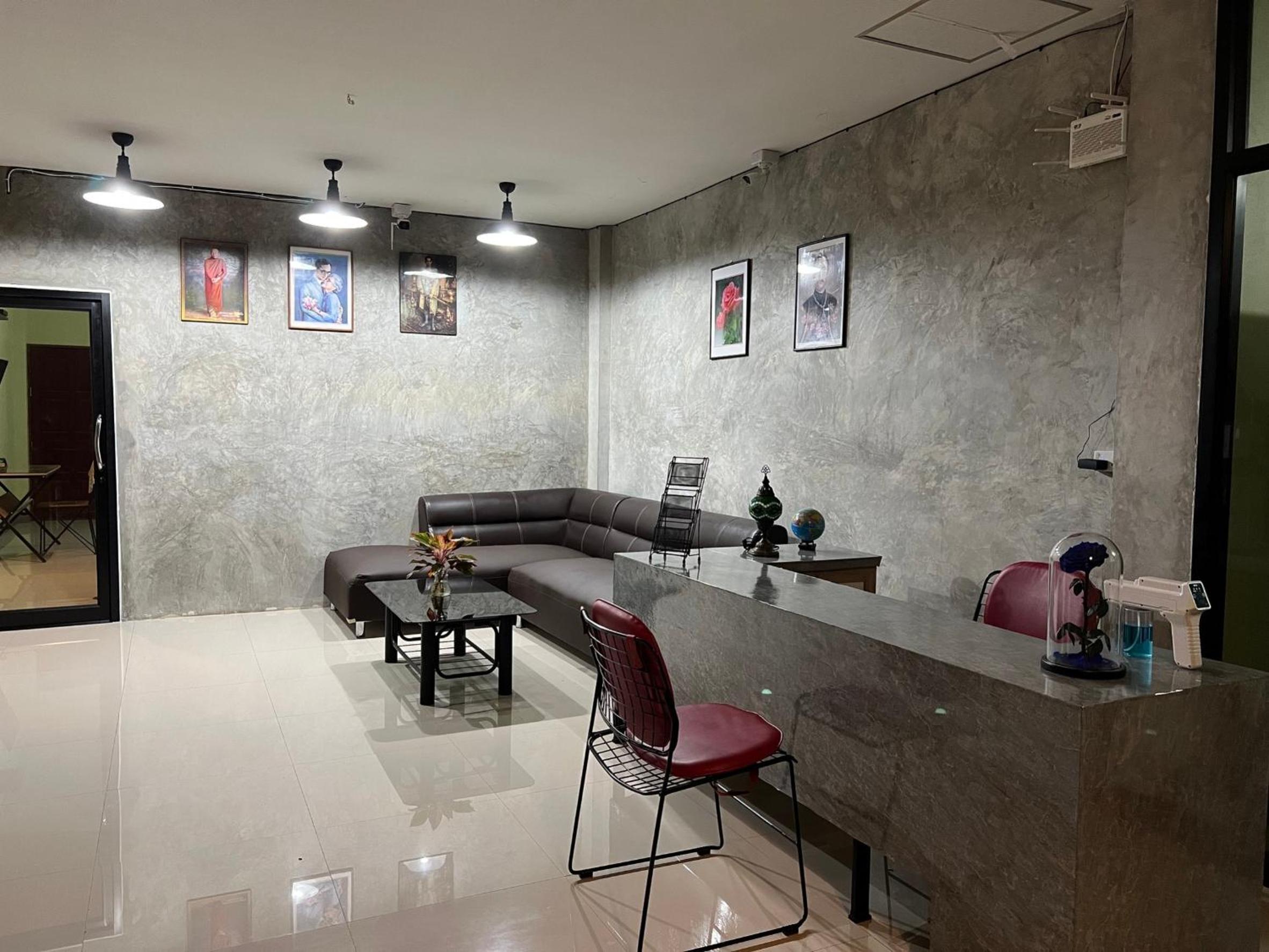 V Tharm Hotel