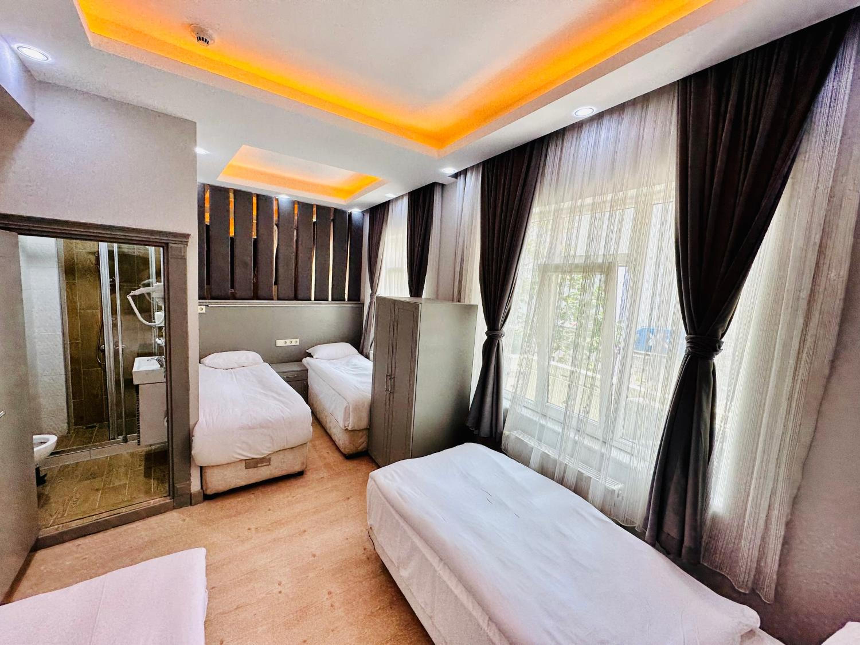 Crowned Plus Otel - Image 44