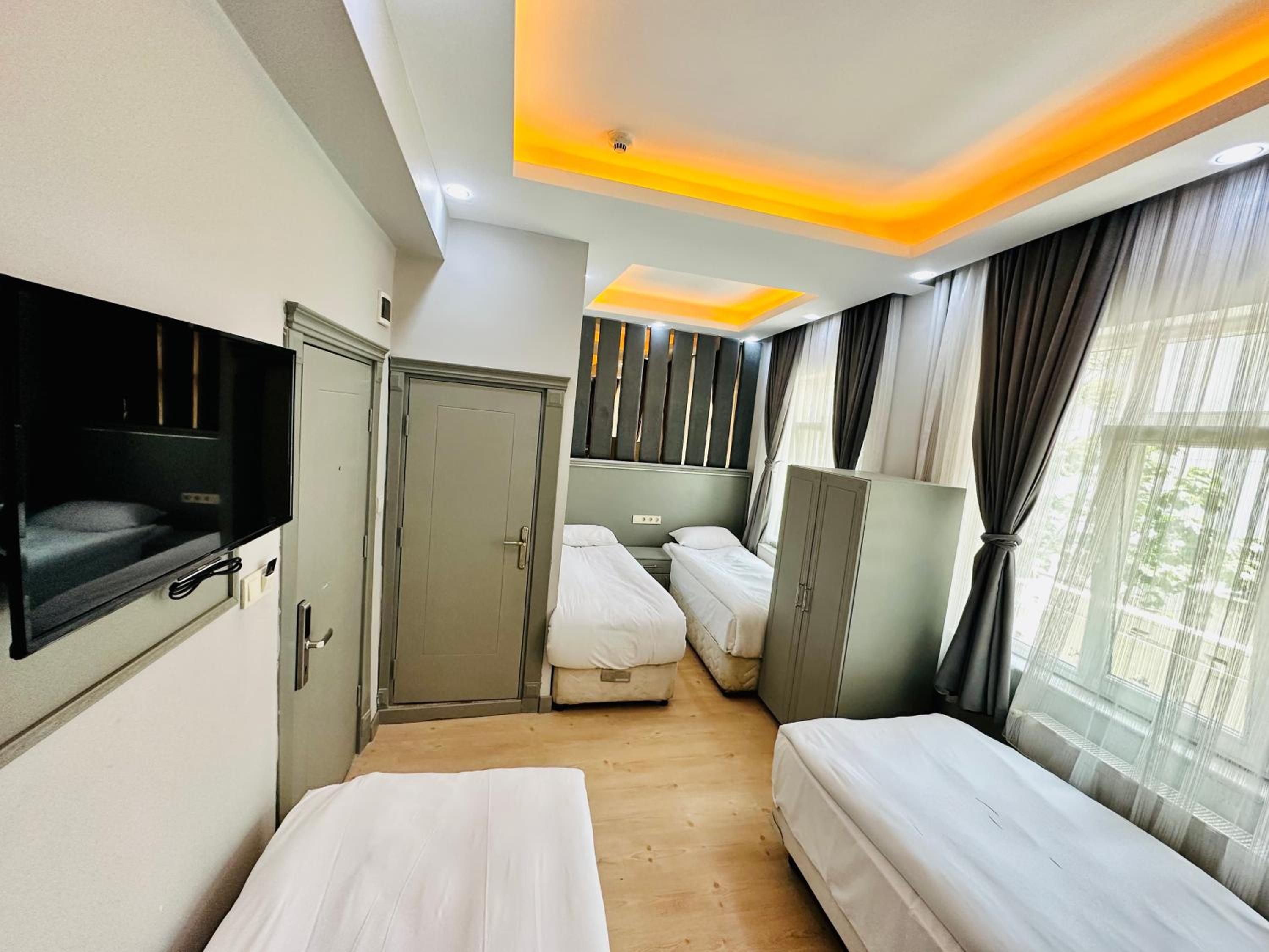 Crowned Plus Otel - Image 40