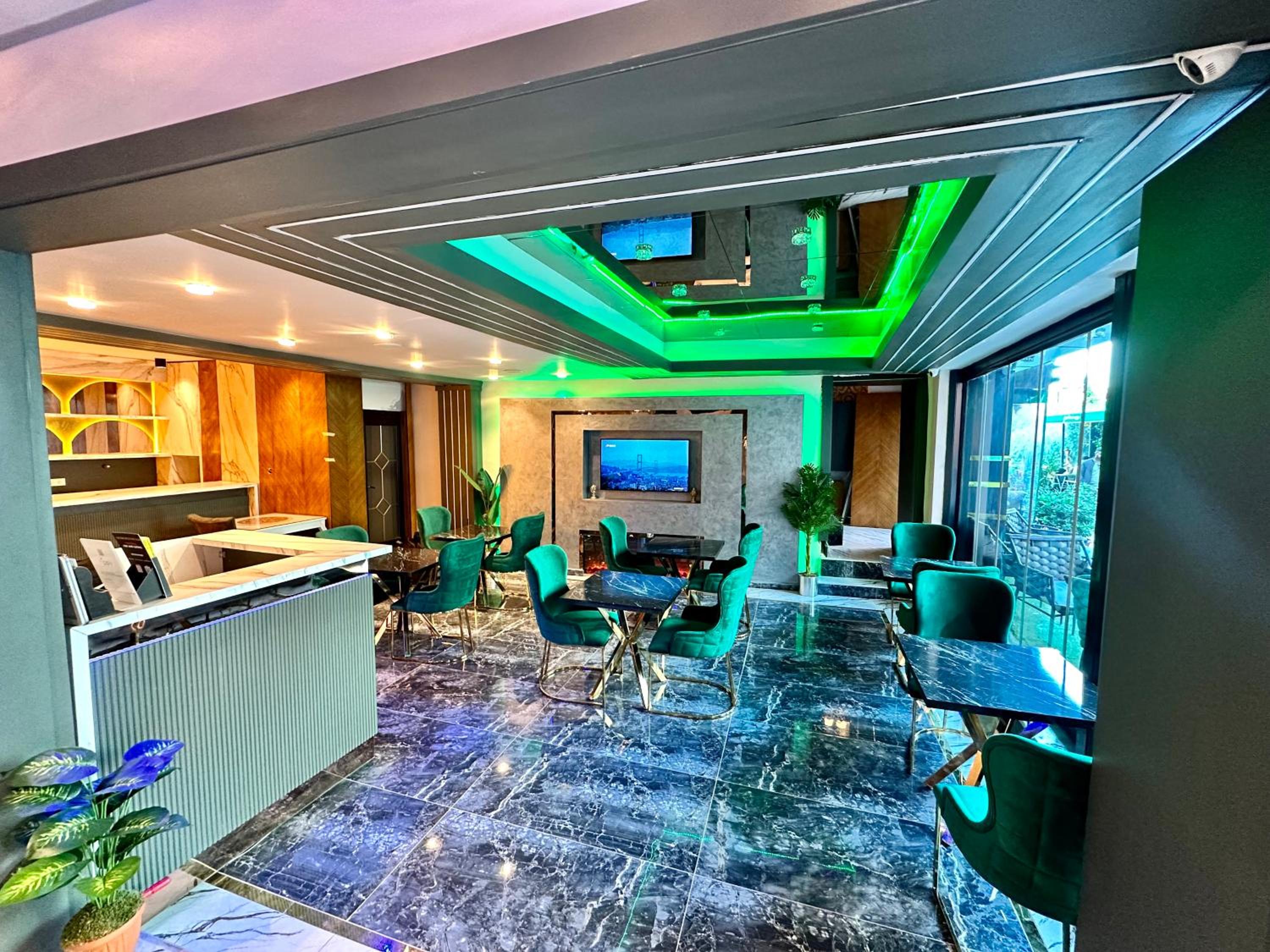 Crowned Plus Otel - Image 56