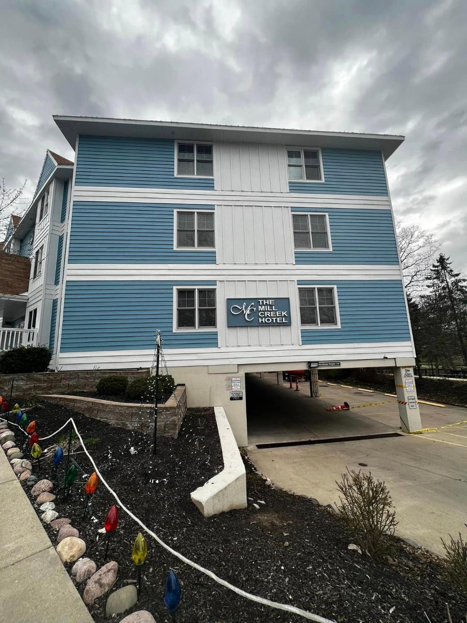 Mill Creek Hotel