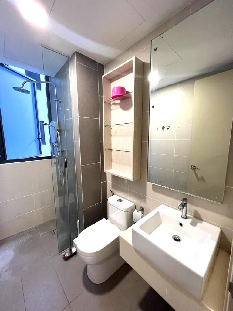 PROMO Connected Train 2 Bedroom ABOVE MALL 9
