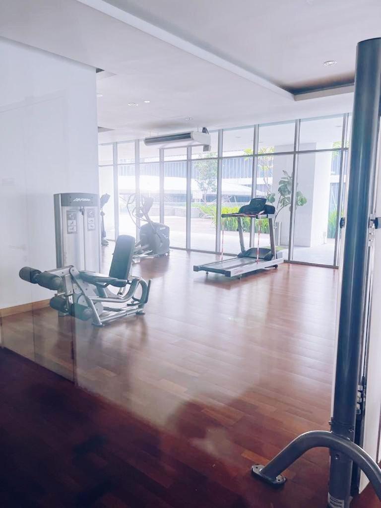 PROMO Connected Train 2 Bedroom ABOVE MALL 9