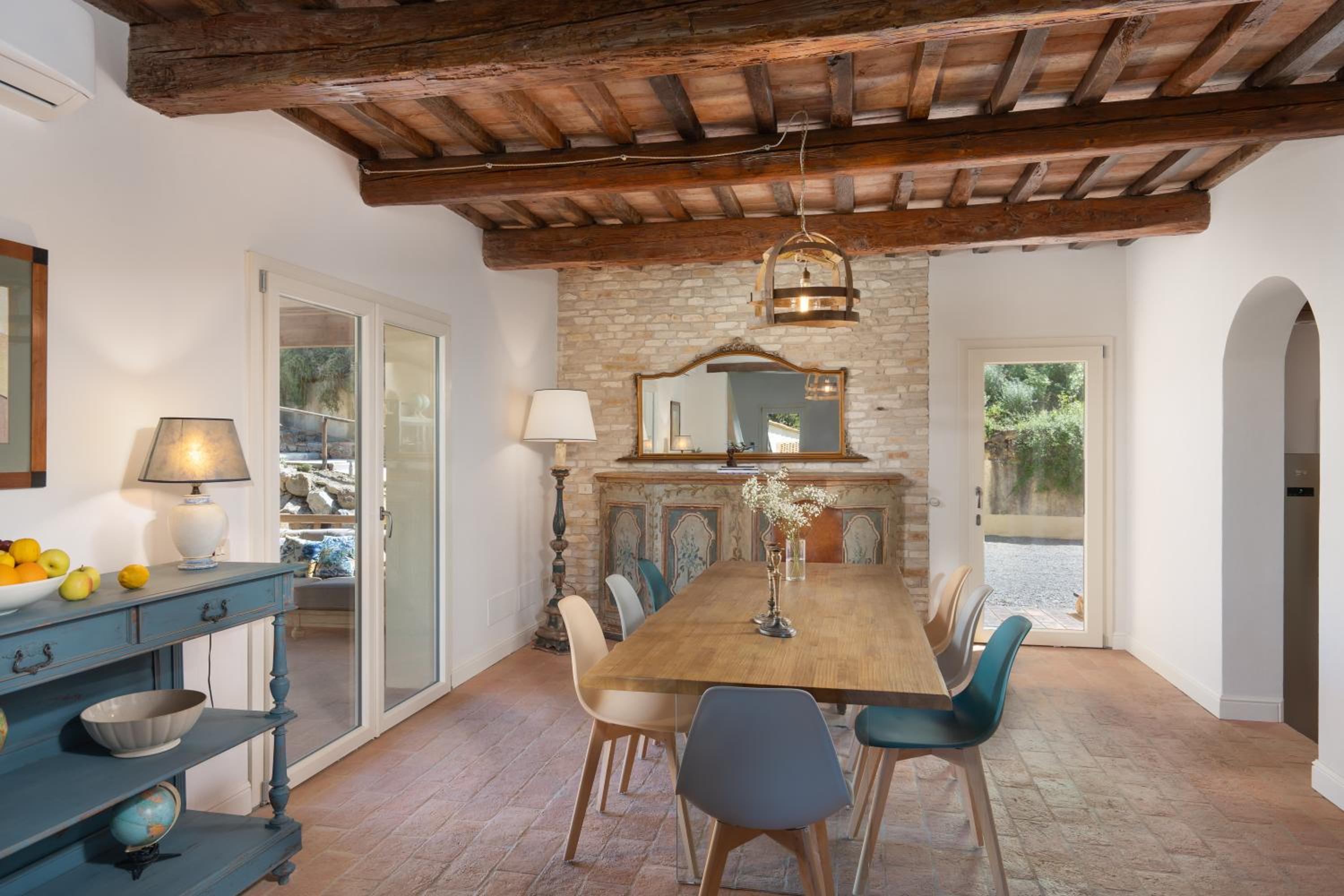 Villa Noemi en Querce — dining