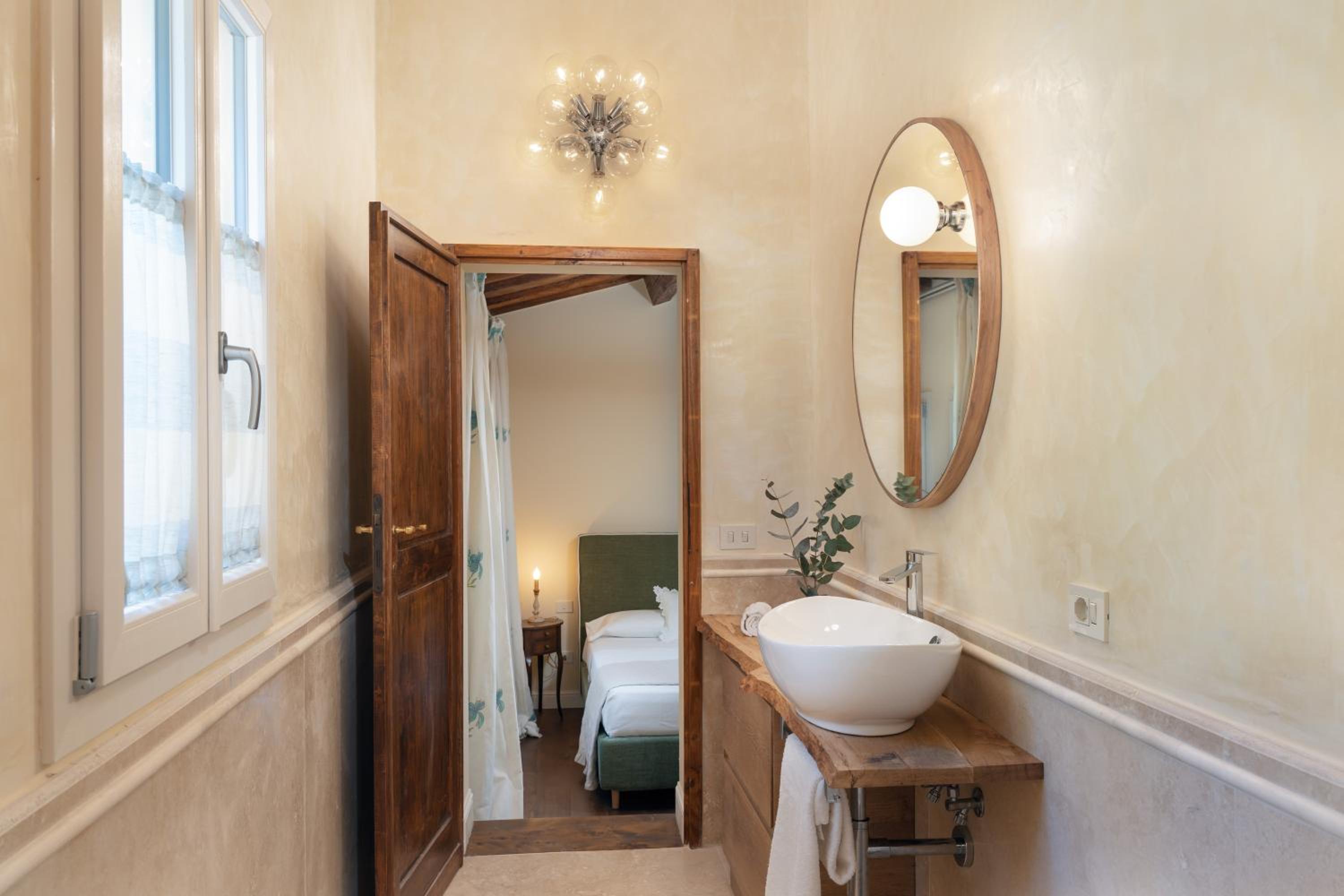 Villa Noemi en Querce — bathroom