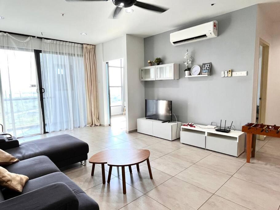 City Center Retreat @ Atlantis Residence: Stunning Seaview, Luxury Amenities