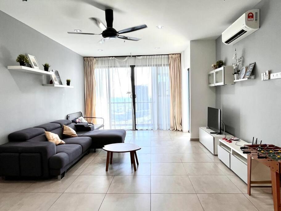City Center Retreat @ Atlantis Residence: Stunning Seaview, Luxury Amenities