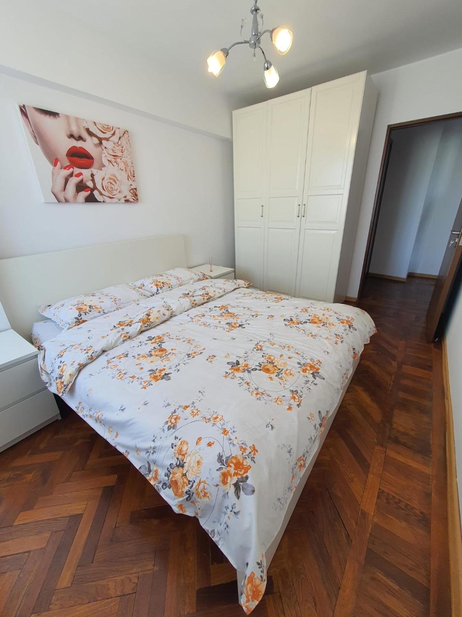 Bucharest central majestic apartment view 3