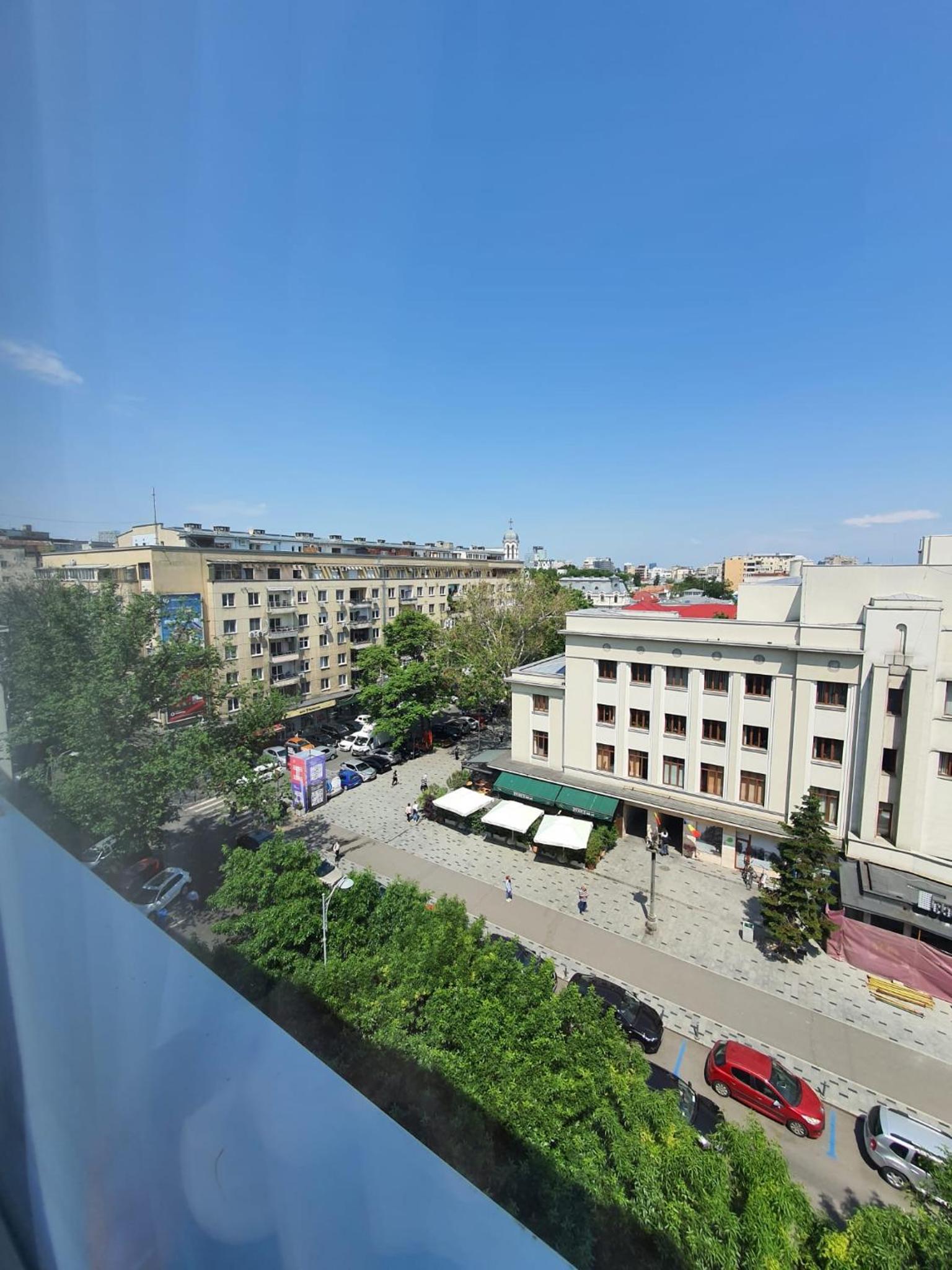 Bucharest central majestic apartment view 4