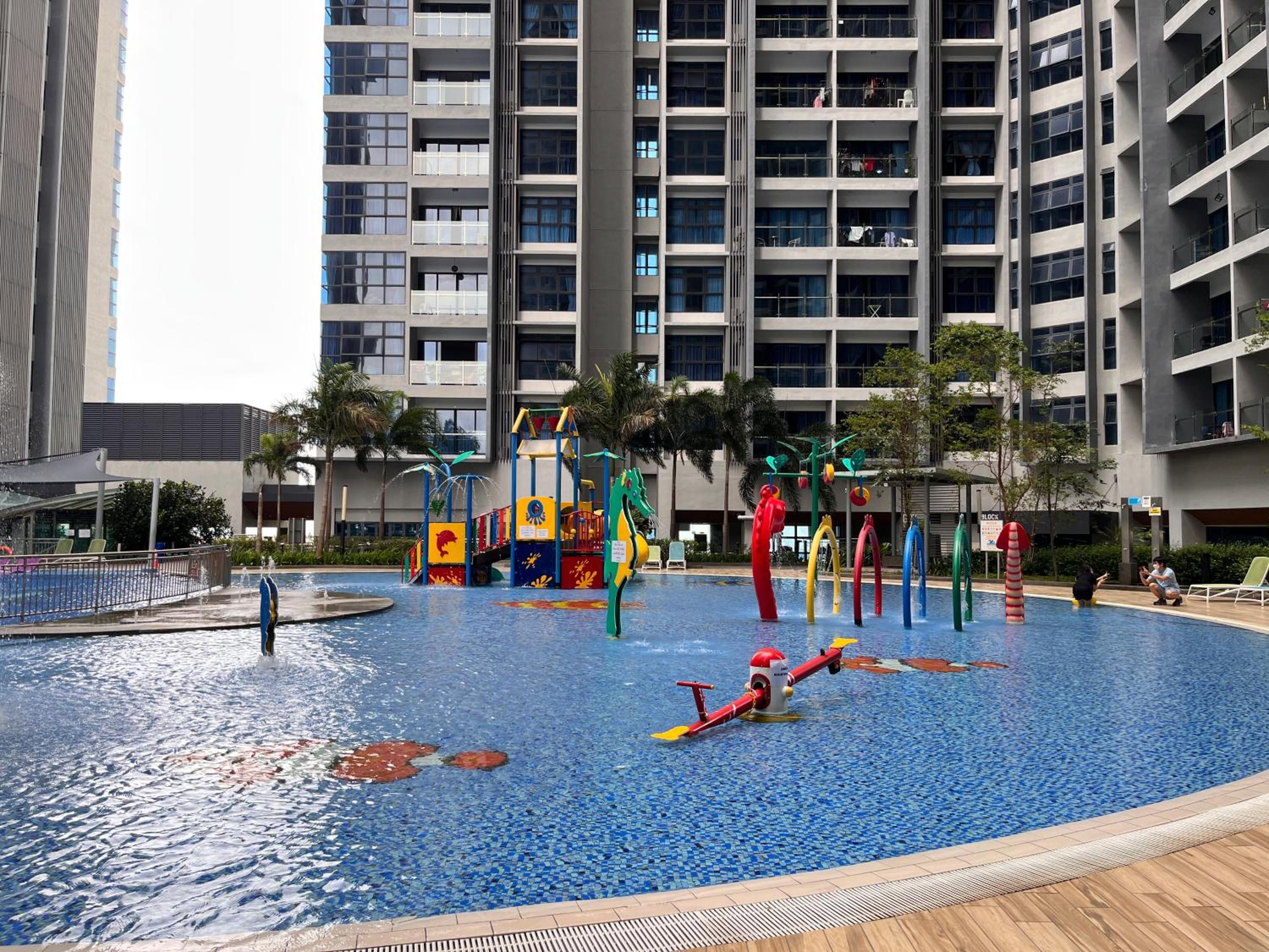 City Center Retreat @ Atlantis Residence: Stunning Seaview, Luxury Amenities