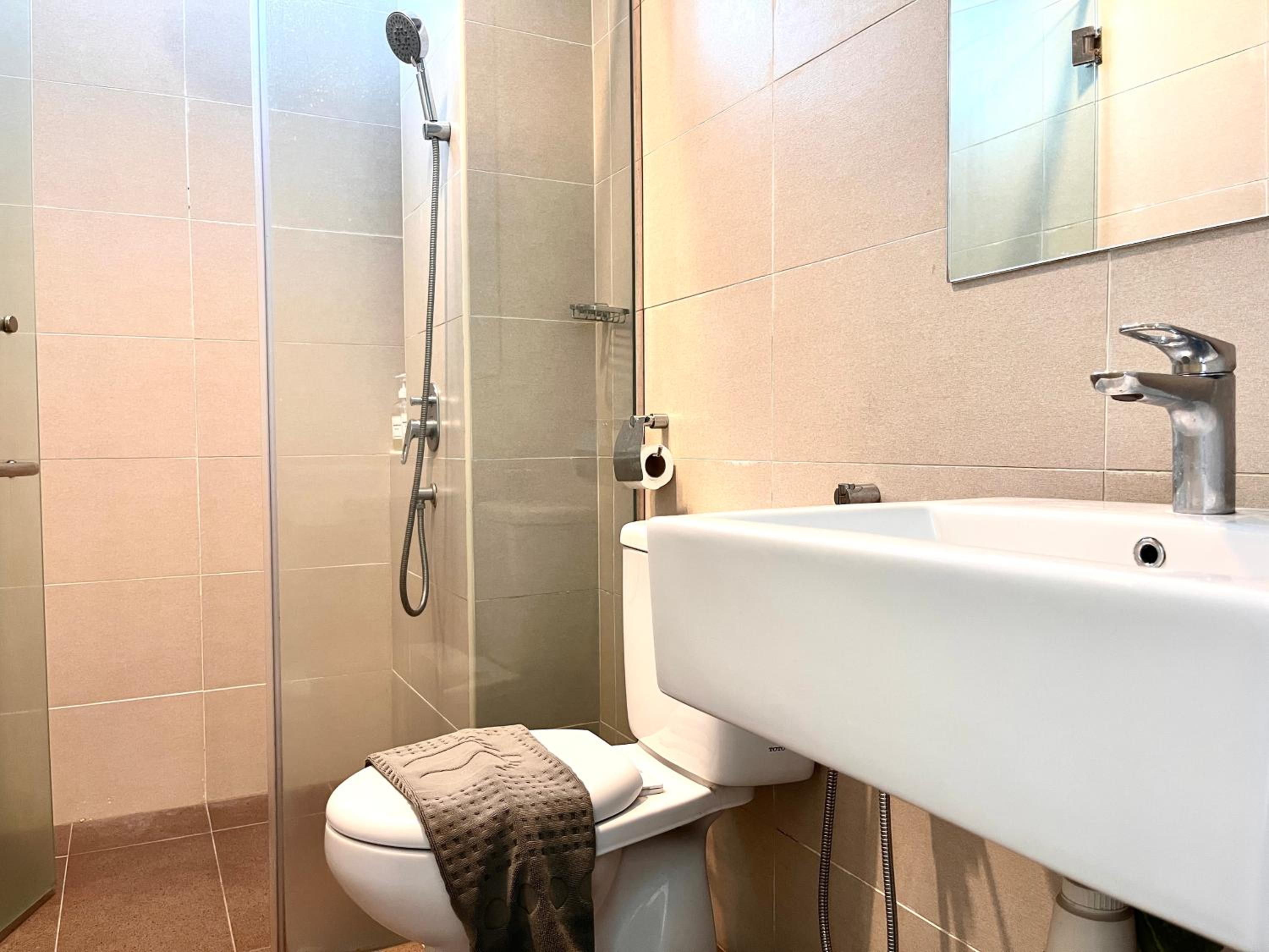 City Center Retreat @ Atlantis Residence: Stunning Seaview, Luxury Amenities