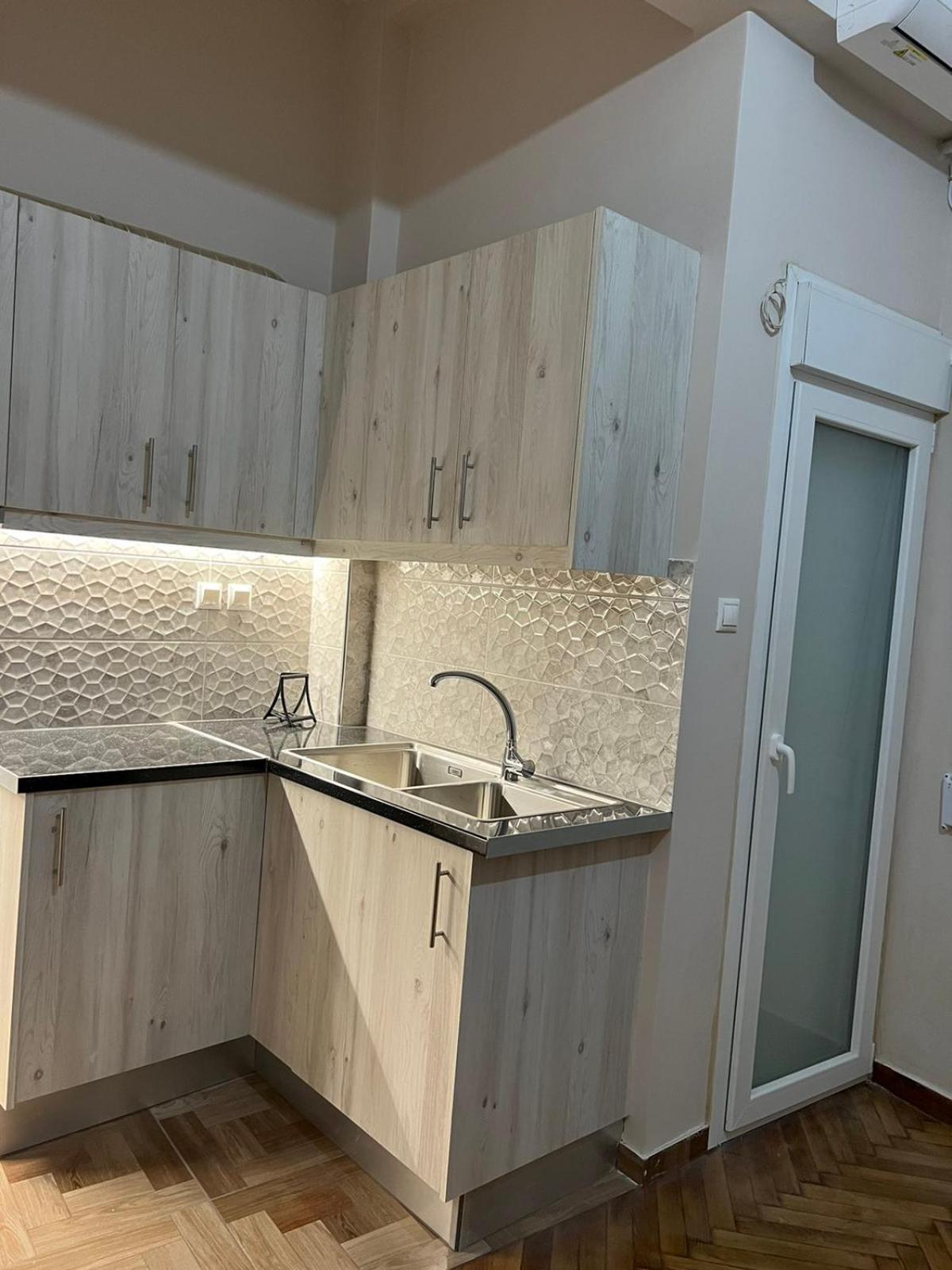 Evita's cozy apartment photo 4